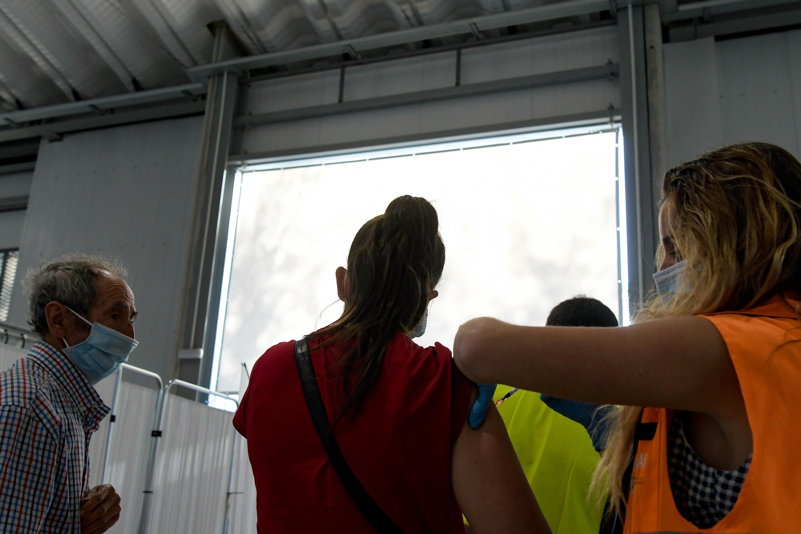 Fotos: así se ha cerrado el vacunódromo del Parque Norte de Bomberos de Granada