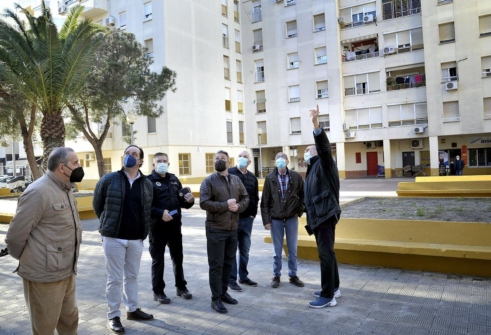 Rubén Pérez, en su visita a la barriada Vallesequillo II.