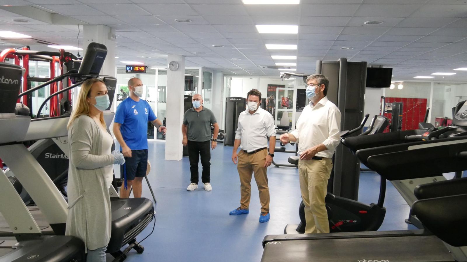 El alcalde comprobó las instalaciones antes de su reapertura.