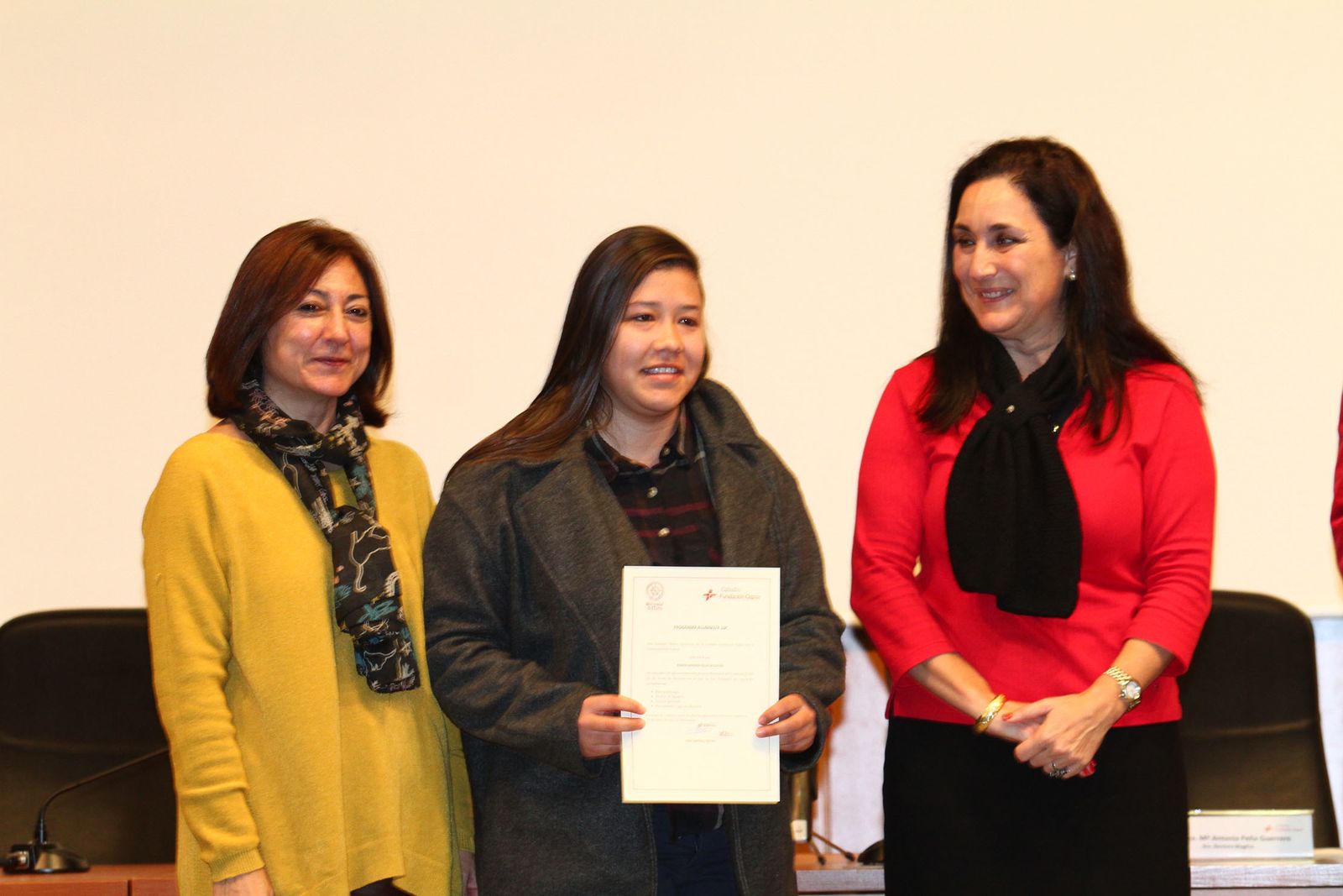 entrega los Premios 'Alumno 10c' de la cátedra Fundación Cepsa