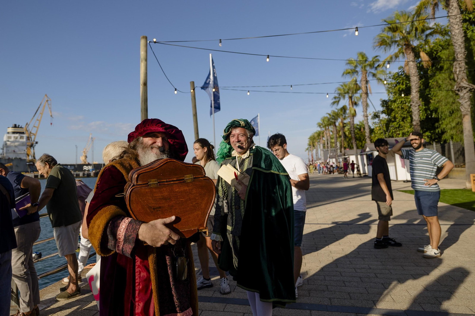 Imágenes de la apertura del Race Village de la Globe 40 en Cádiz