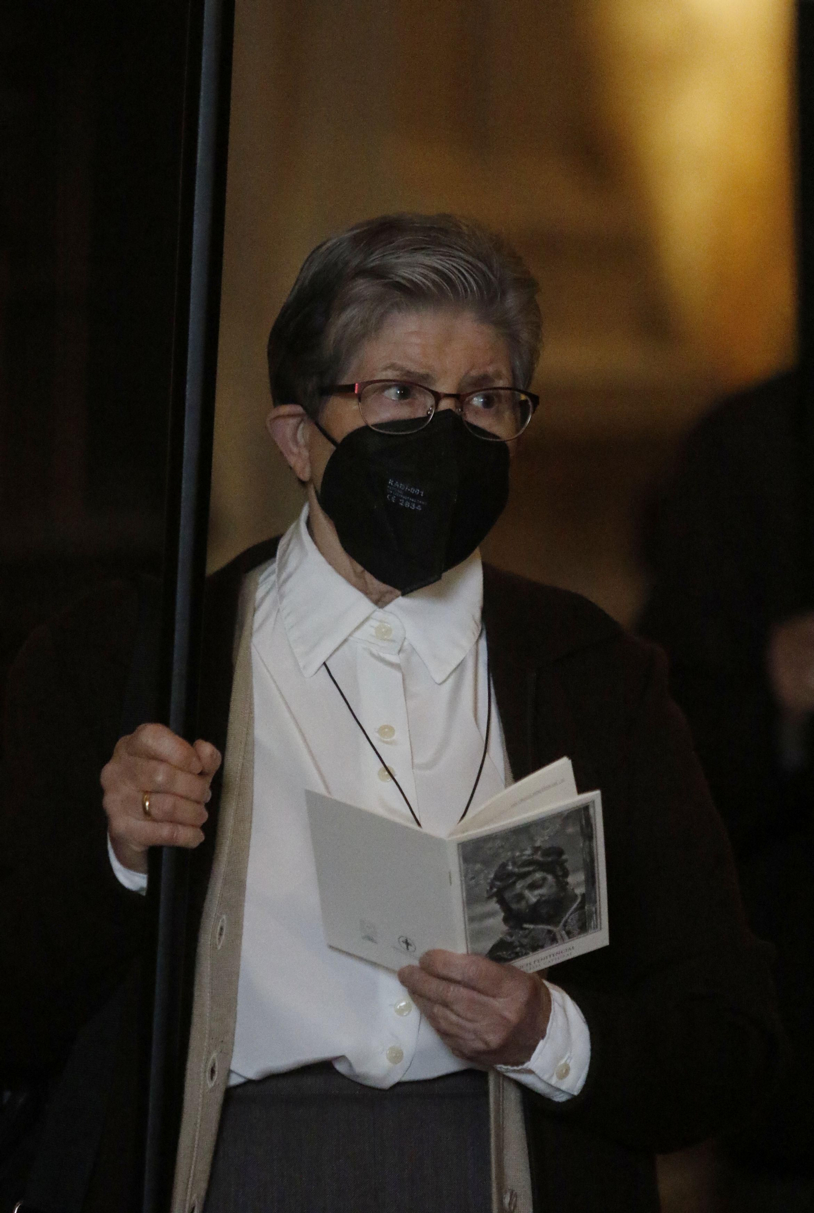 El Vía Crucis de las Cofradías de Córdoba, en imágenes