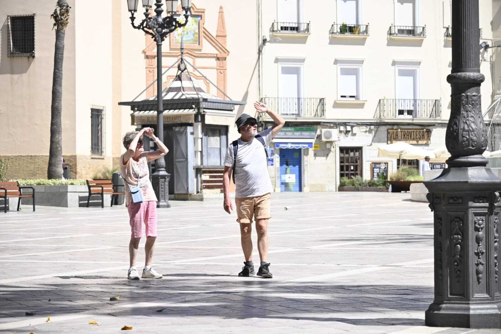 Calor en Huelva capital durante el martes 16 de abril.