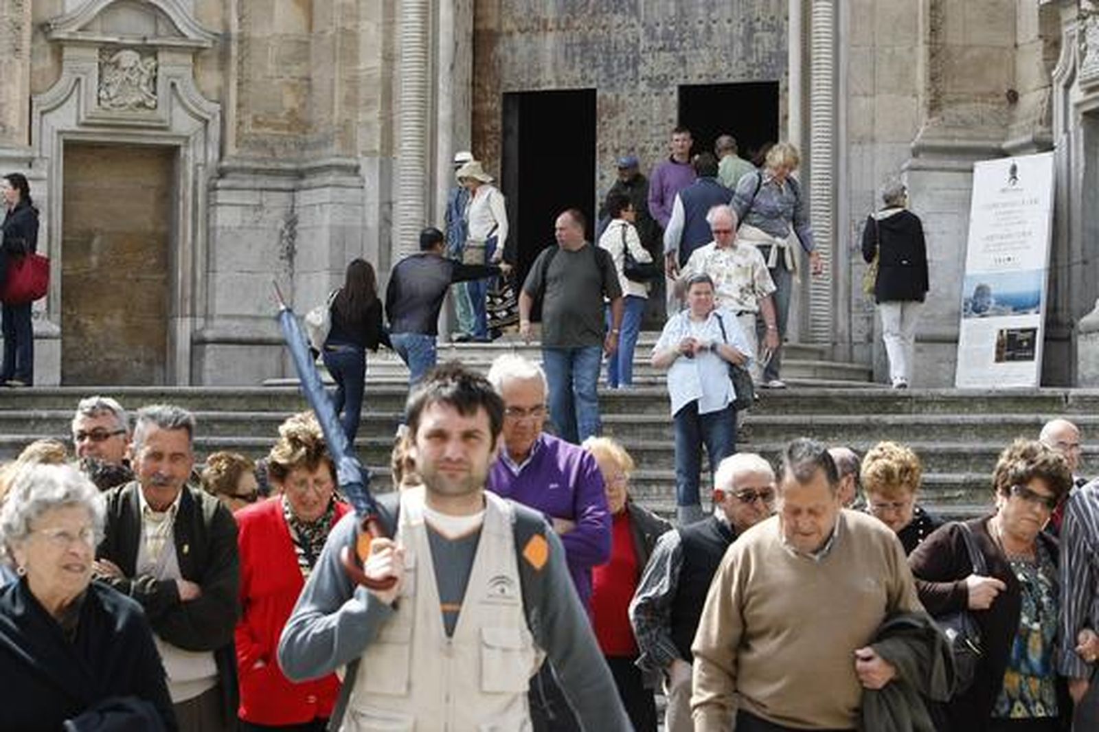 Unos 3.000 cruceristas visitan Cádiz con las escalas del ´Eurodam´ y ´Le Diamant´ en el mes por excelencia de los cruceros. 

Foto: Jose Braza