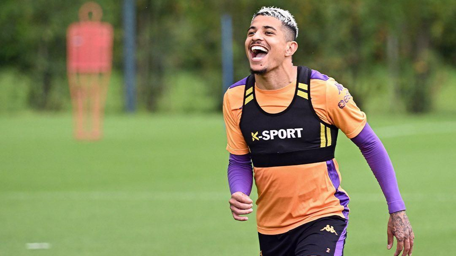 Dodo se entrena con la Fiorentina.