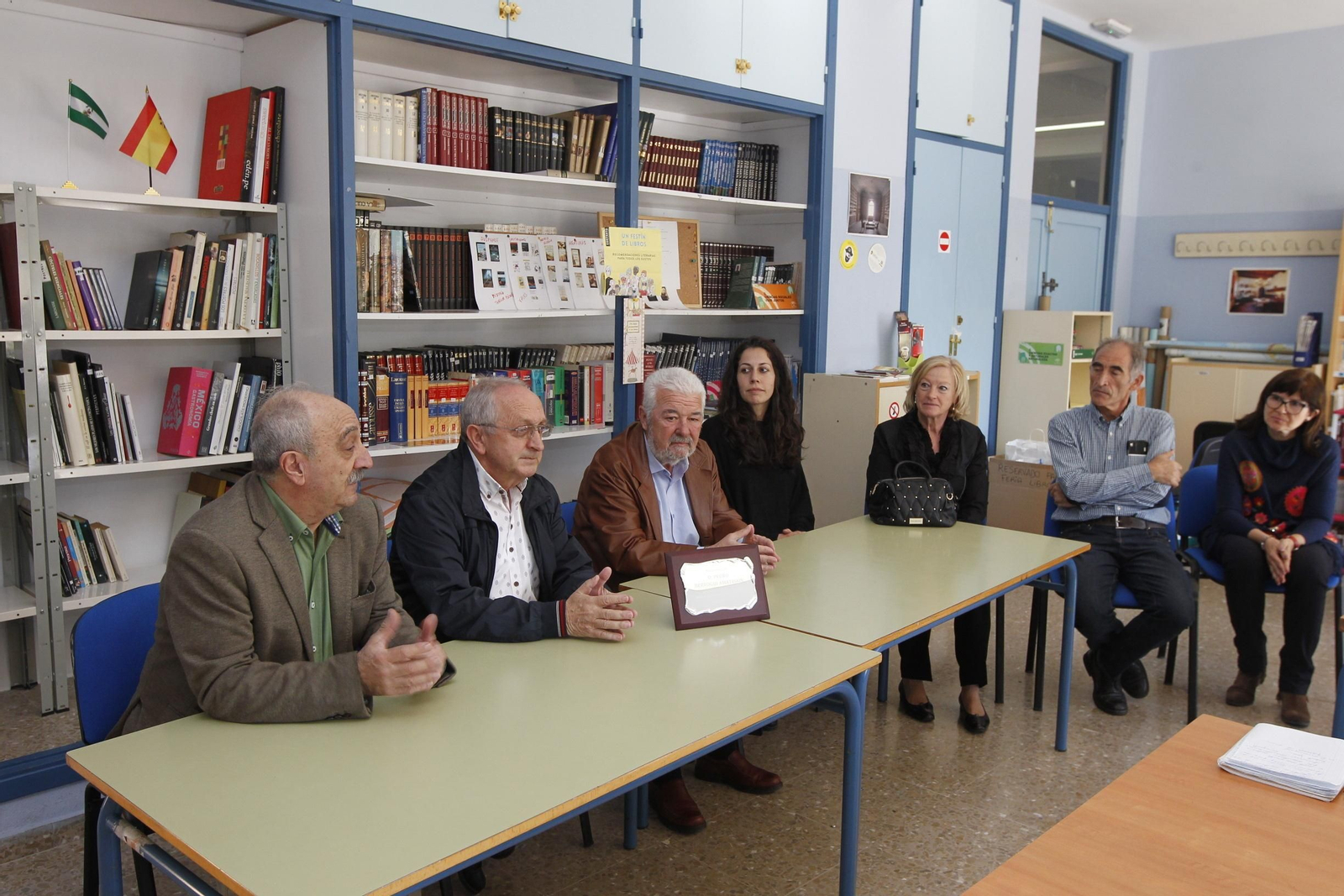 Acto celebrado en la Escuela de Hostelería donde recibe el legado de libros de Pedro Berrogui.
