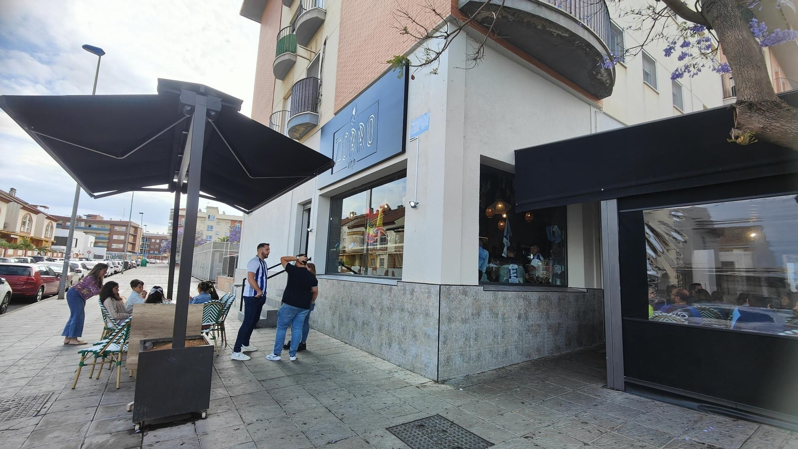 Aficionados del Recreativo de Huelva se reúnen para ver el  Recreativo de Huelva y la Gimnástica Segoviana