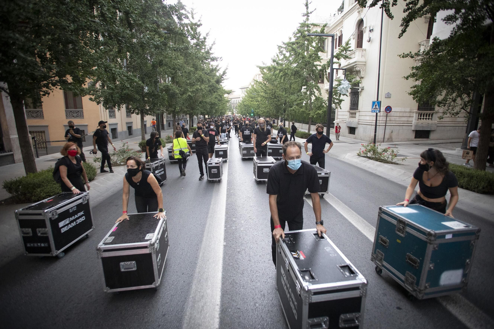 Más de 600 personas acudieron a la manifestación en defensa de la cultura en vivo en Granada.