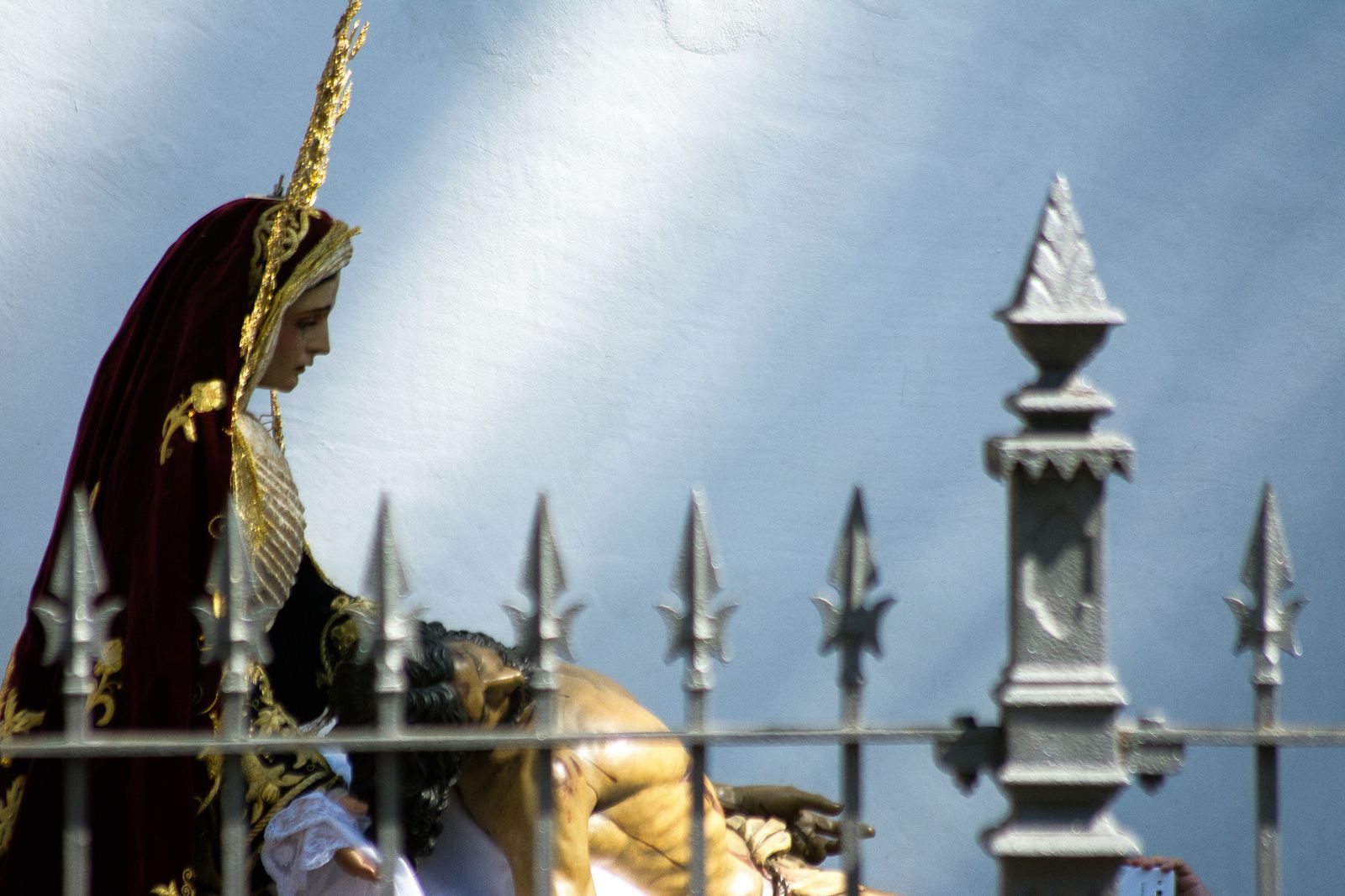 Regreso a su capilla de la Hermandad del Baratillo