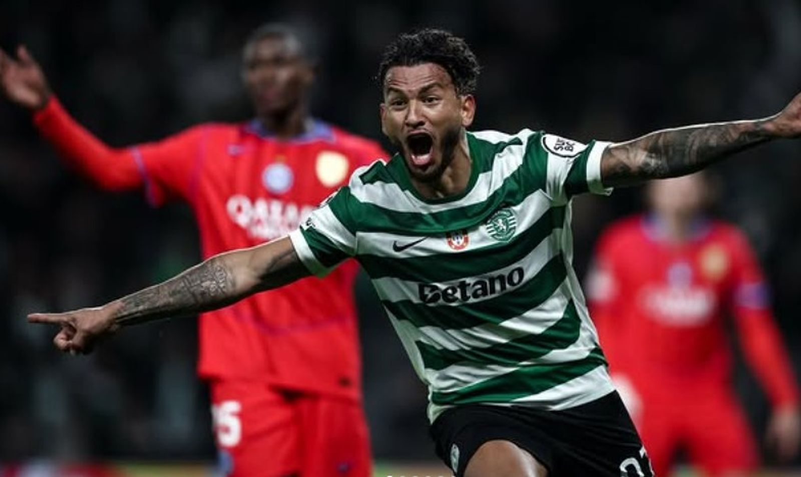Luis Suárez celebrando su segundo gol ante el PSG.