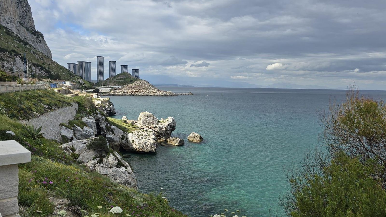 La cara este de Gibraltar donde empieza a surgir la segunda fase del proyecto urbanístico del Eastside.