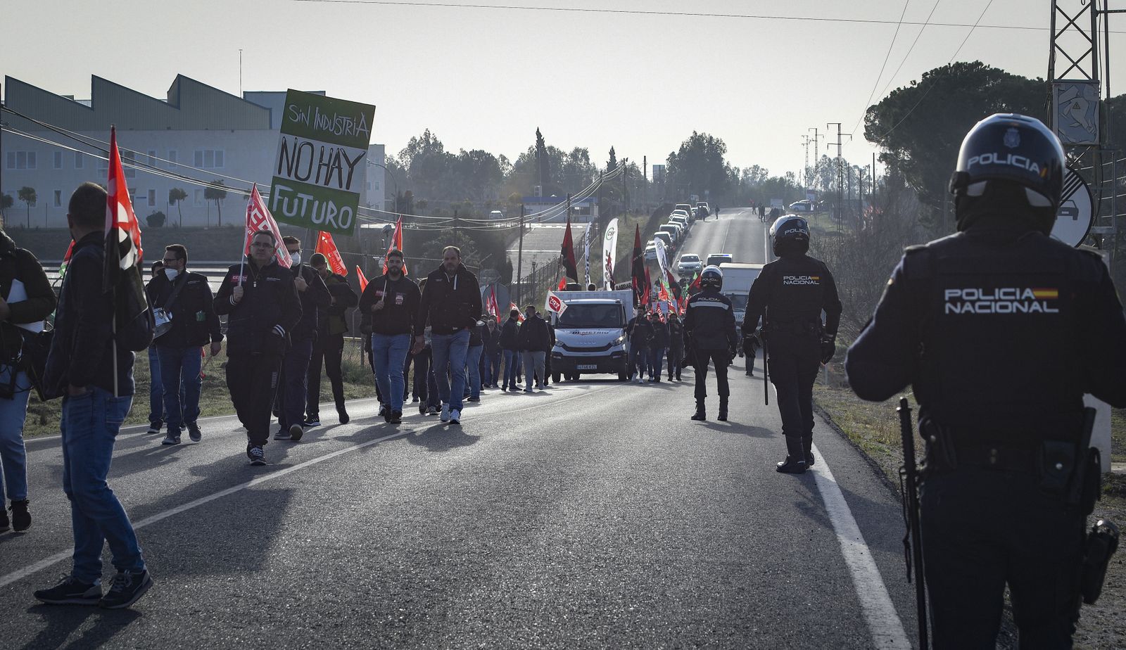 La concentración de trabajadores de la Factoría de Santa Barbara, en imágenes