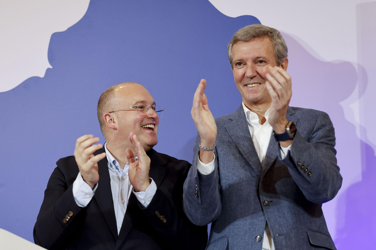 El secretario general del PP, Miguel Tellado (izquierda), junto al presidente de la Xunta de Galicia, Alfonso Rueda.