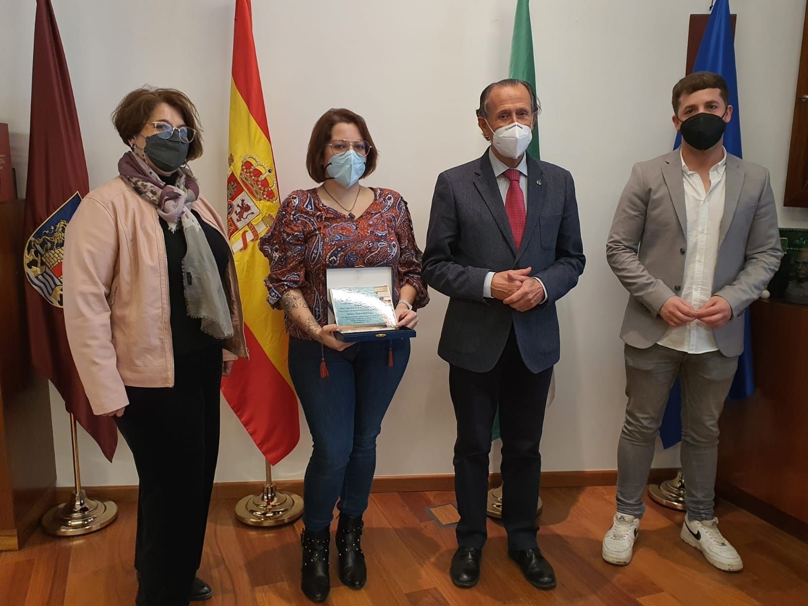 Un momento de la recepción municipal que se ha celebrado este lunes en el despacho de Alcaldía.