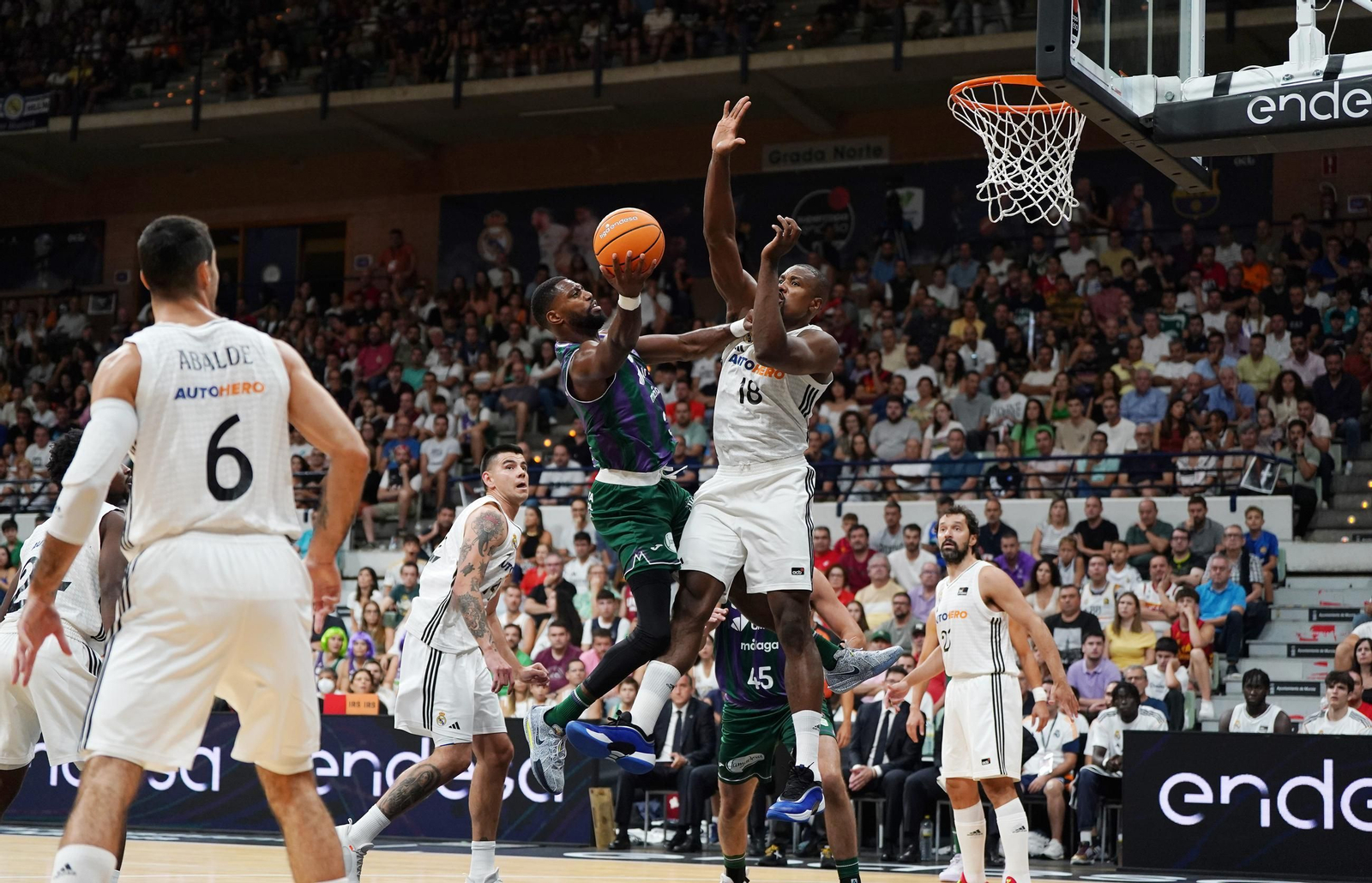 Melvin Ejim, sus cuatro años y seis títulos en Málaga