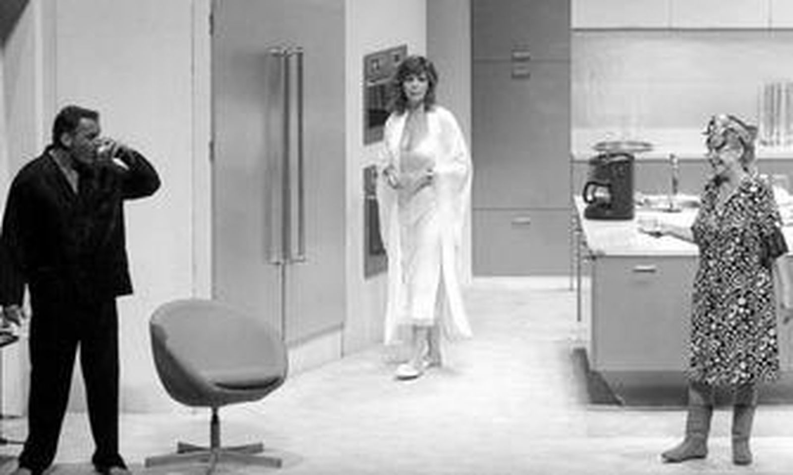 Carlos Lozano, Belinda Washington y María Luisa Merlo, ayer en el Palacio de Congresos.