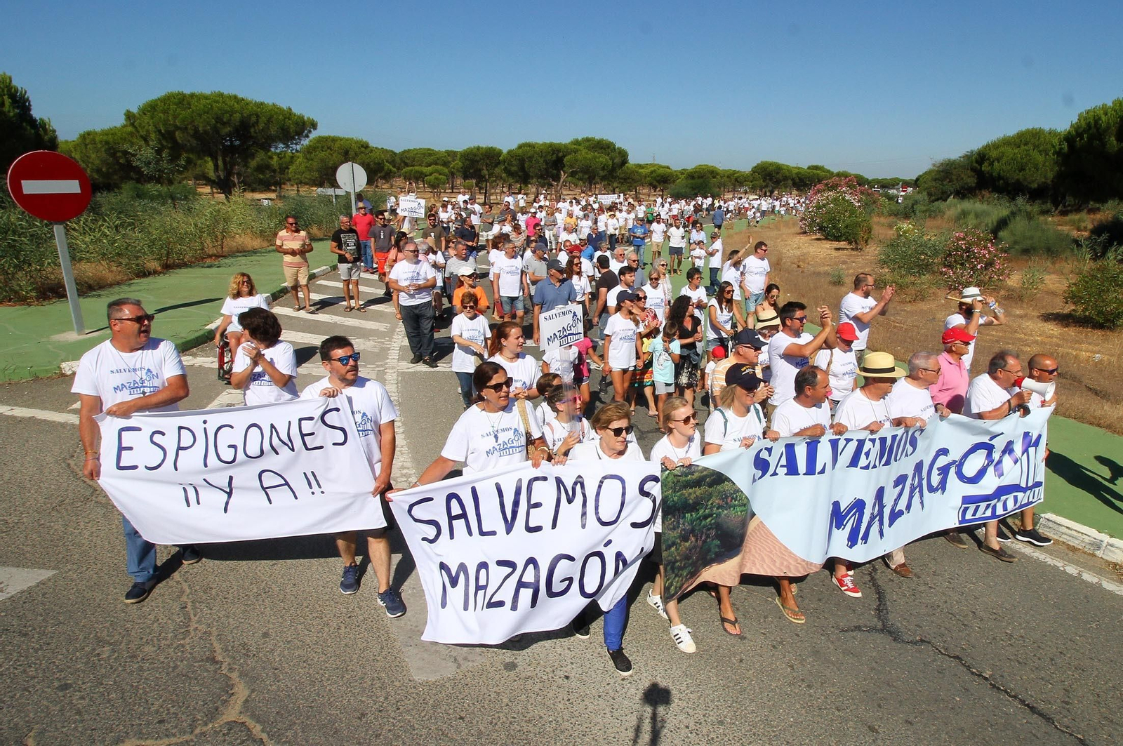La manifestación "Salvemos Mazagón" en imágenes