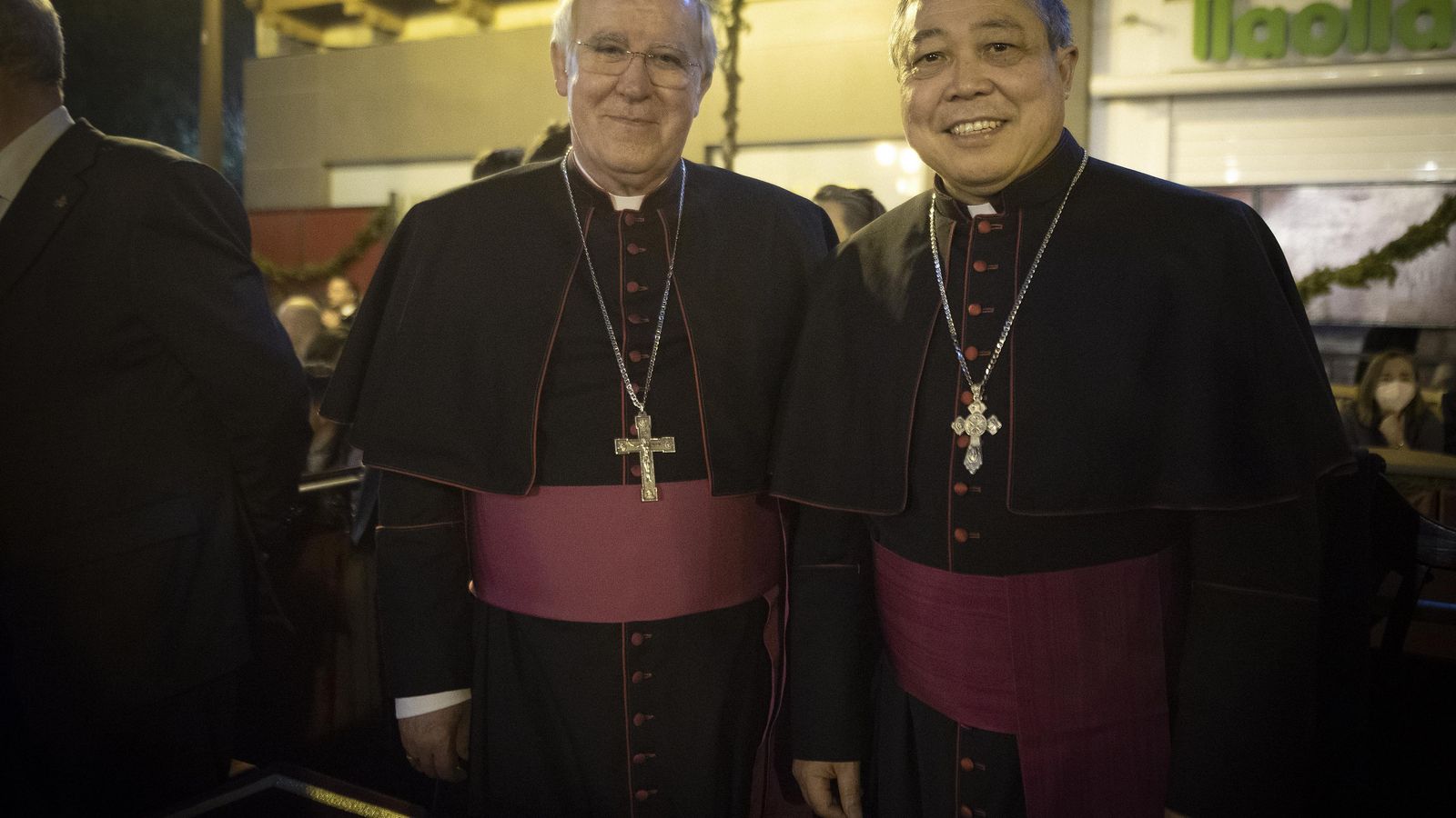 Monseñor Saiz y el nuncio de Su Santidad, monseñor Bernardito