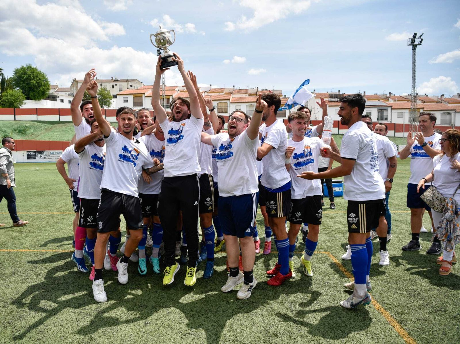 Las imágenes del ascenso del Xerez CD en Espiel