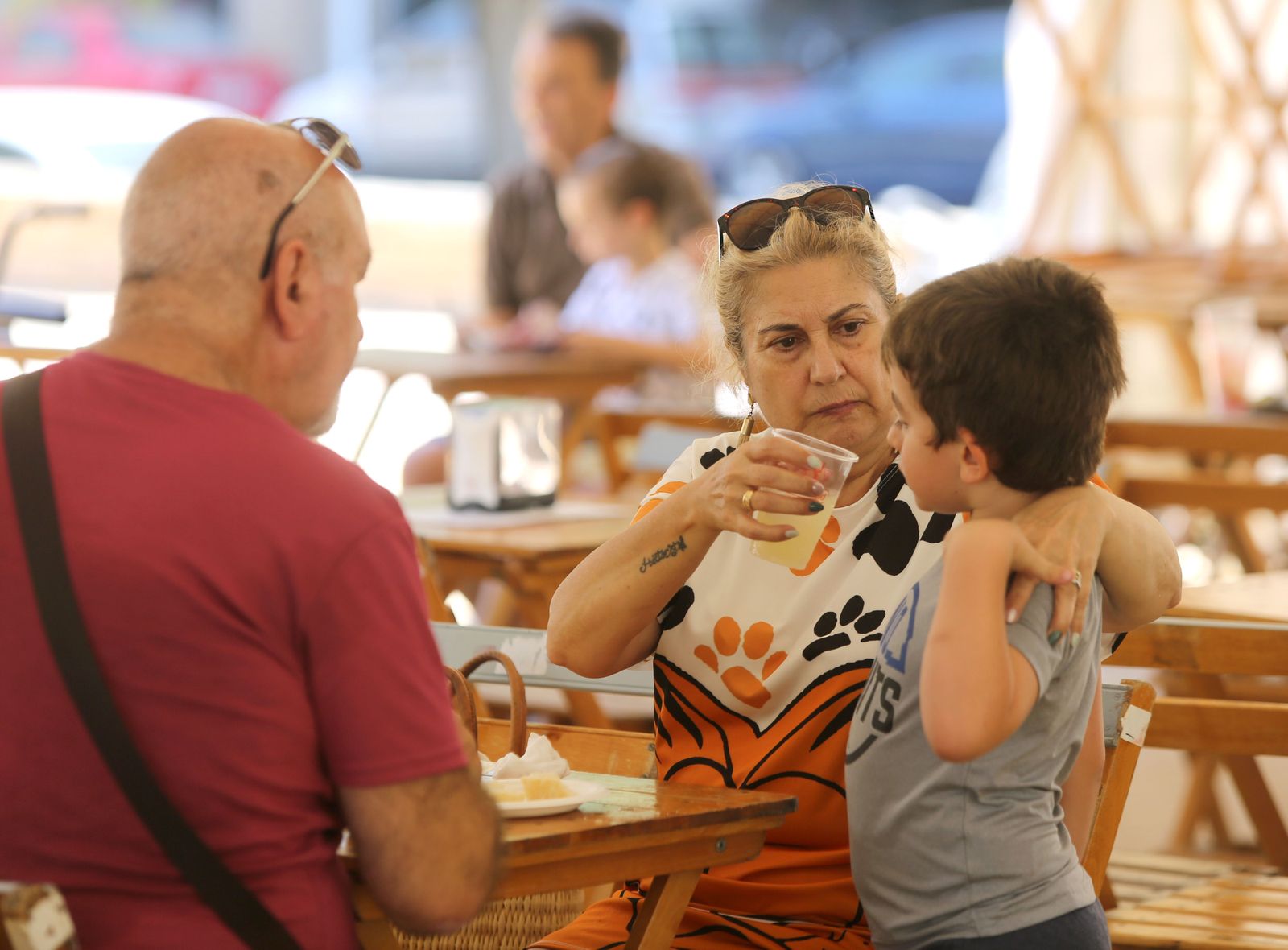 Imágenes del ambiente de Jueves en las Colombinas de día de Isla Chica