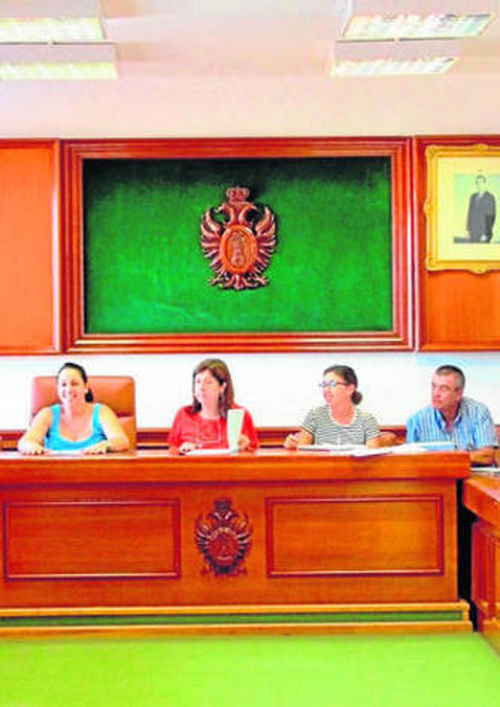 Momento de la sesión plenaria extraordinaria celebrada ayer.