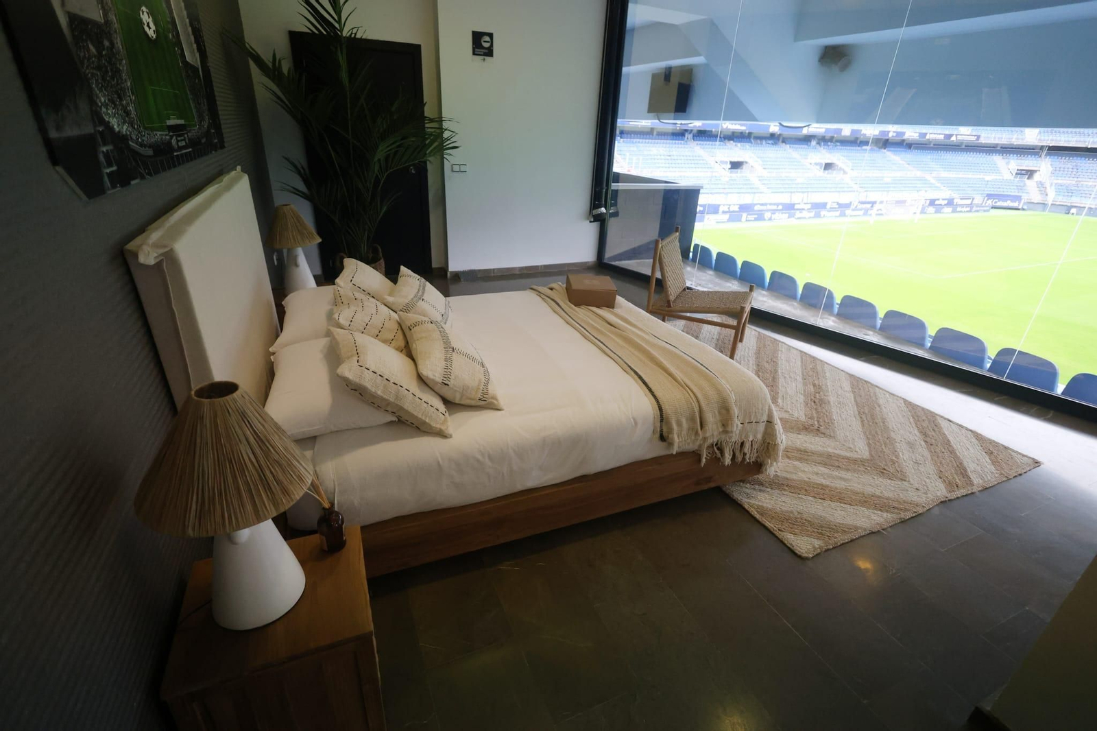 Así es la habitación para soñar en La Rosaleda