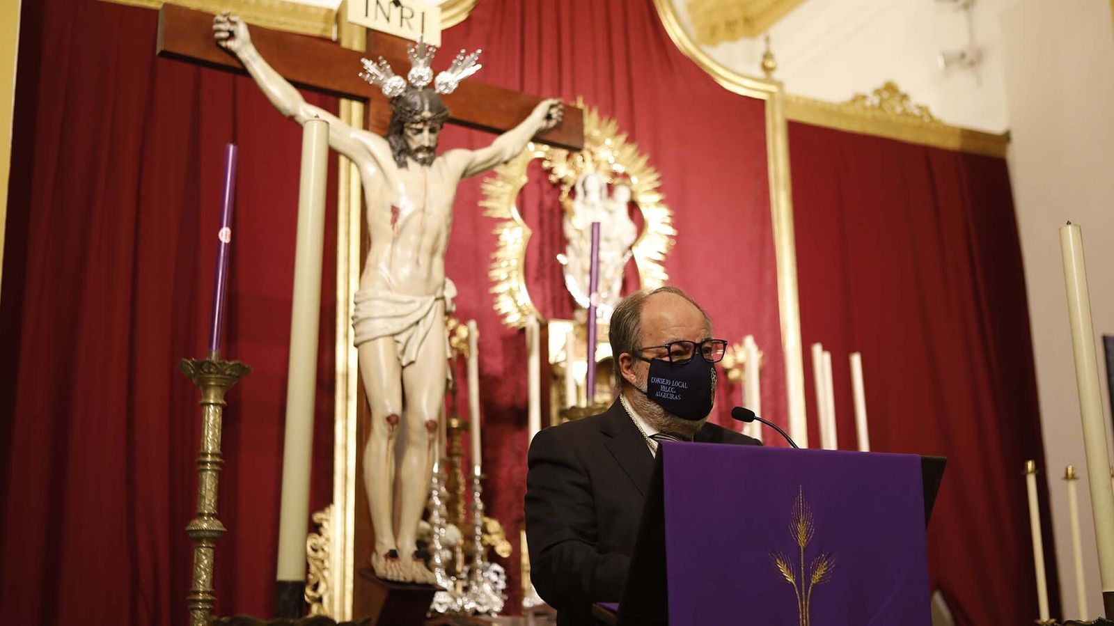 Las fotos de la presentación  del cartel oficial de la Semana Santa de Algeciras y la entrega de la Palma Cofrade