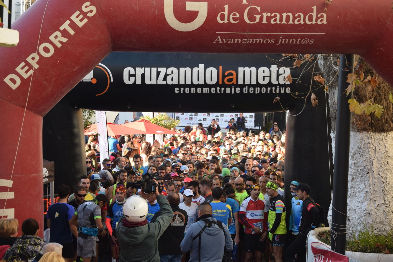 Los seiscitos participatanes que tomaron la salida en Lanjarón