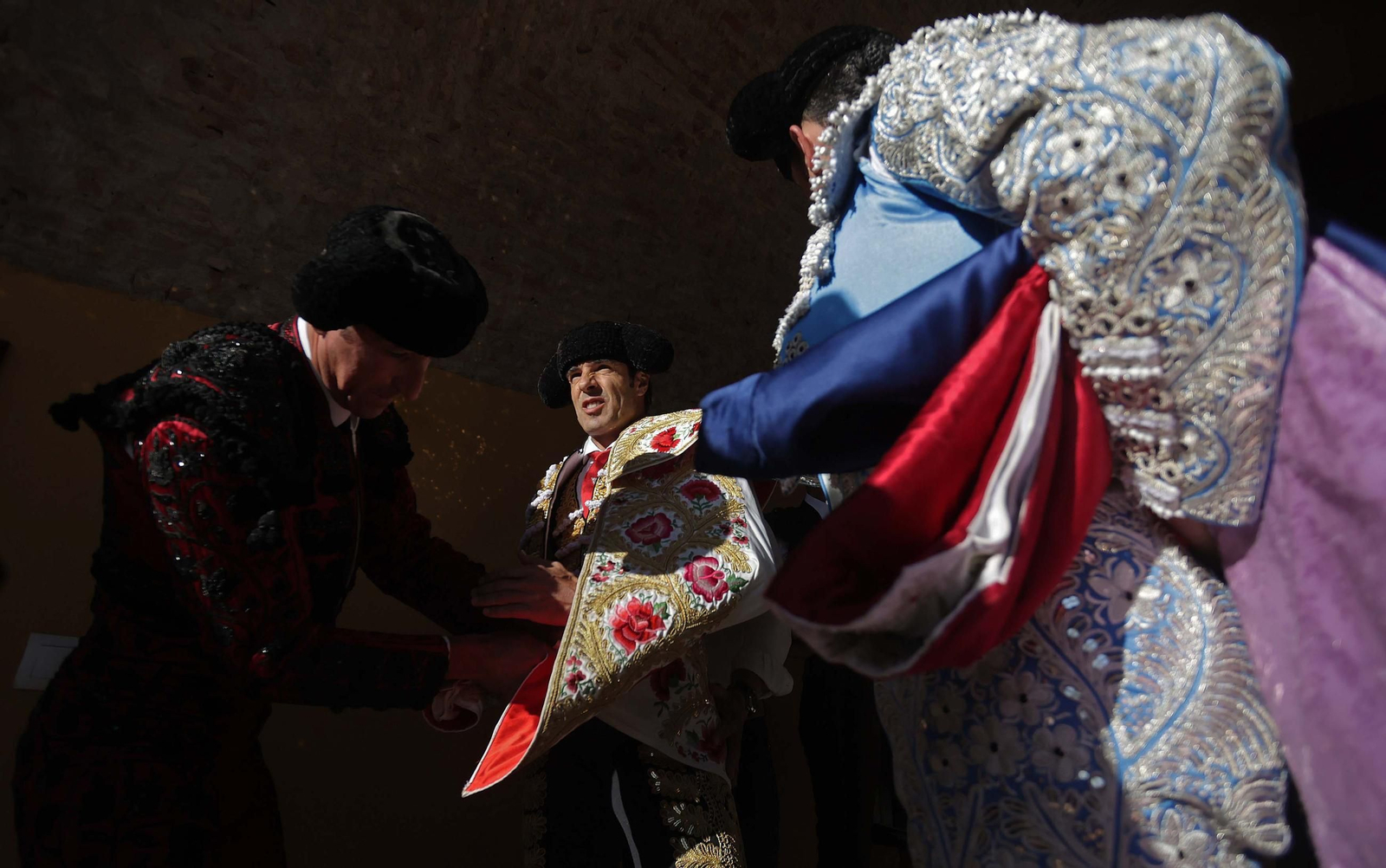 Fotos de la corrida del domingo de la Feria de La Línea: Emilio de Justo y David Galván