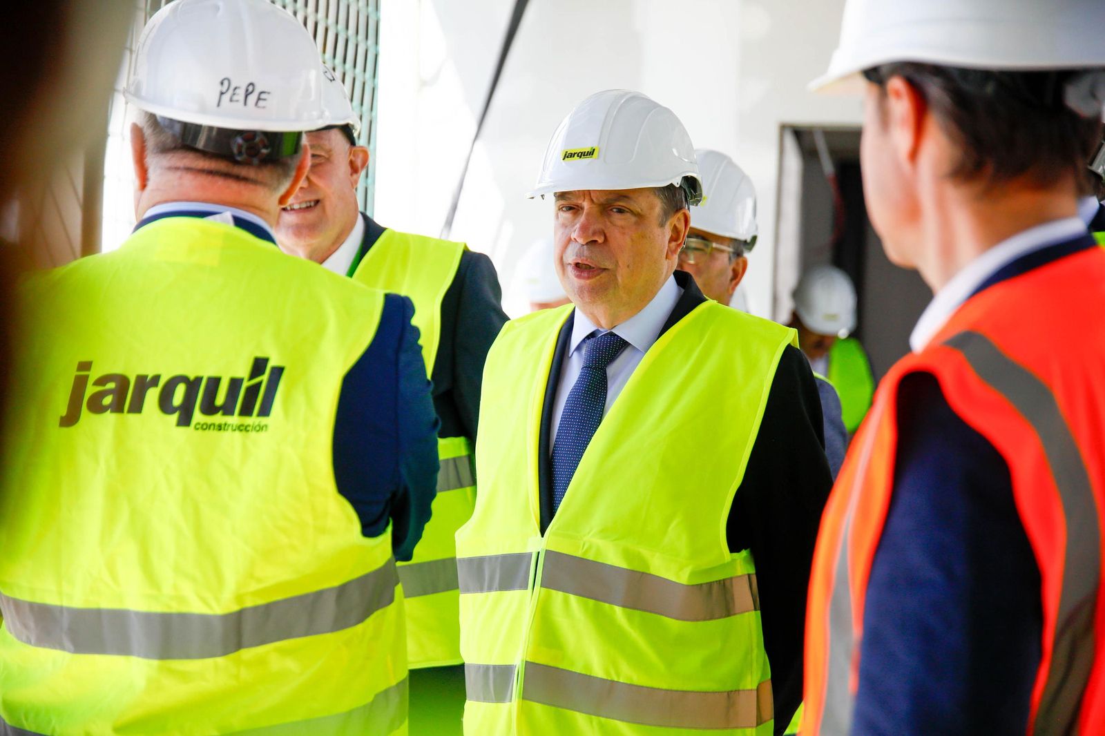 Luis Planas en una visita a la cooperativa Única