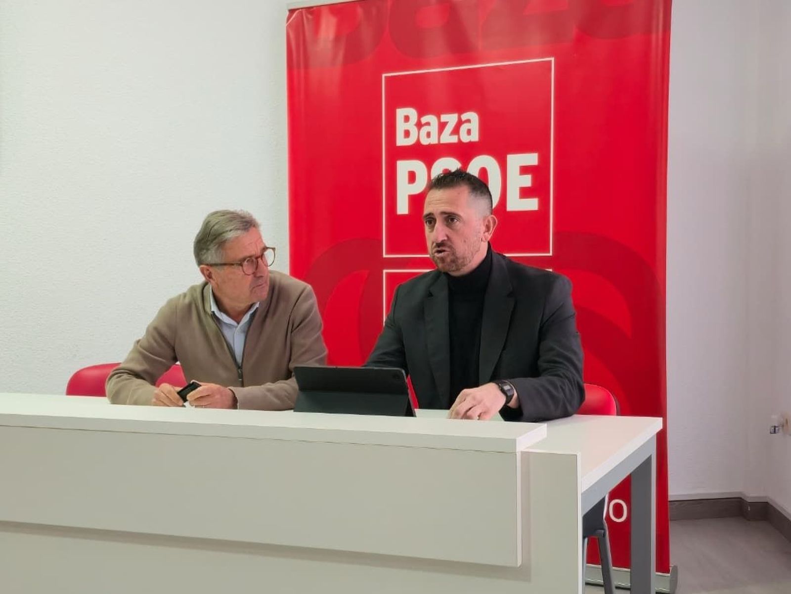 El diputado provincial Juan Francisco Torregrosa y el portavoz socialista Manuel Gavilán