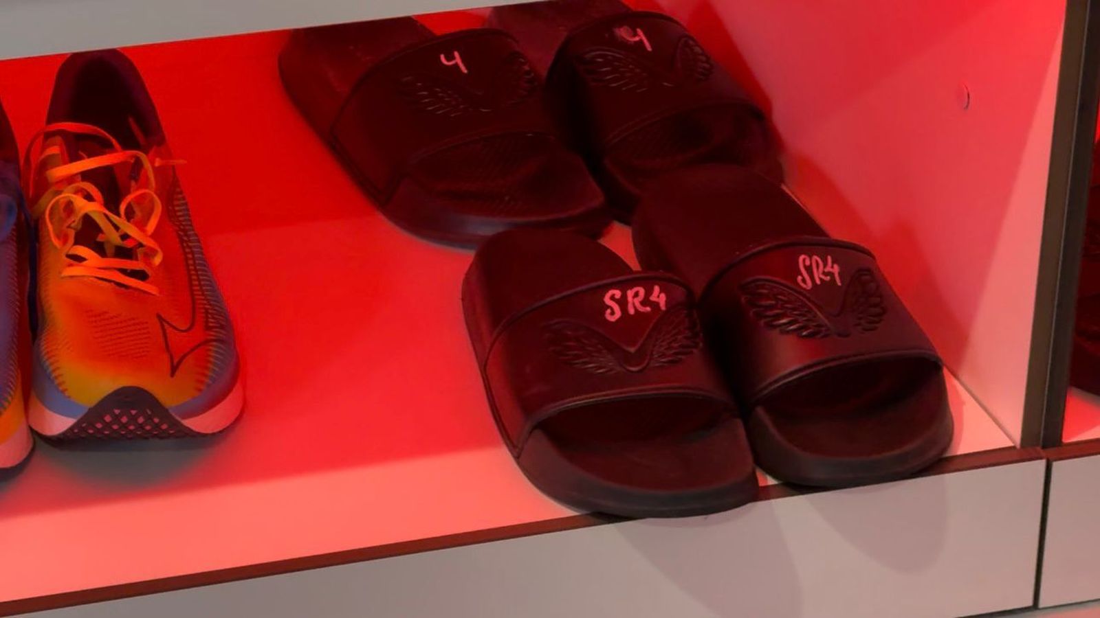Sergio Ramos personaliza sus zapatillas con "SR4"