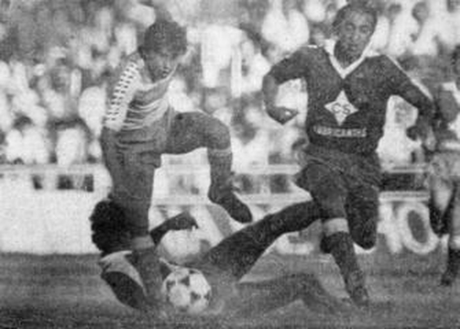 Francis se interna en el último Calvo Sotelo-Cádiz, en el que marcó el único gol del choque.