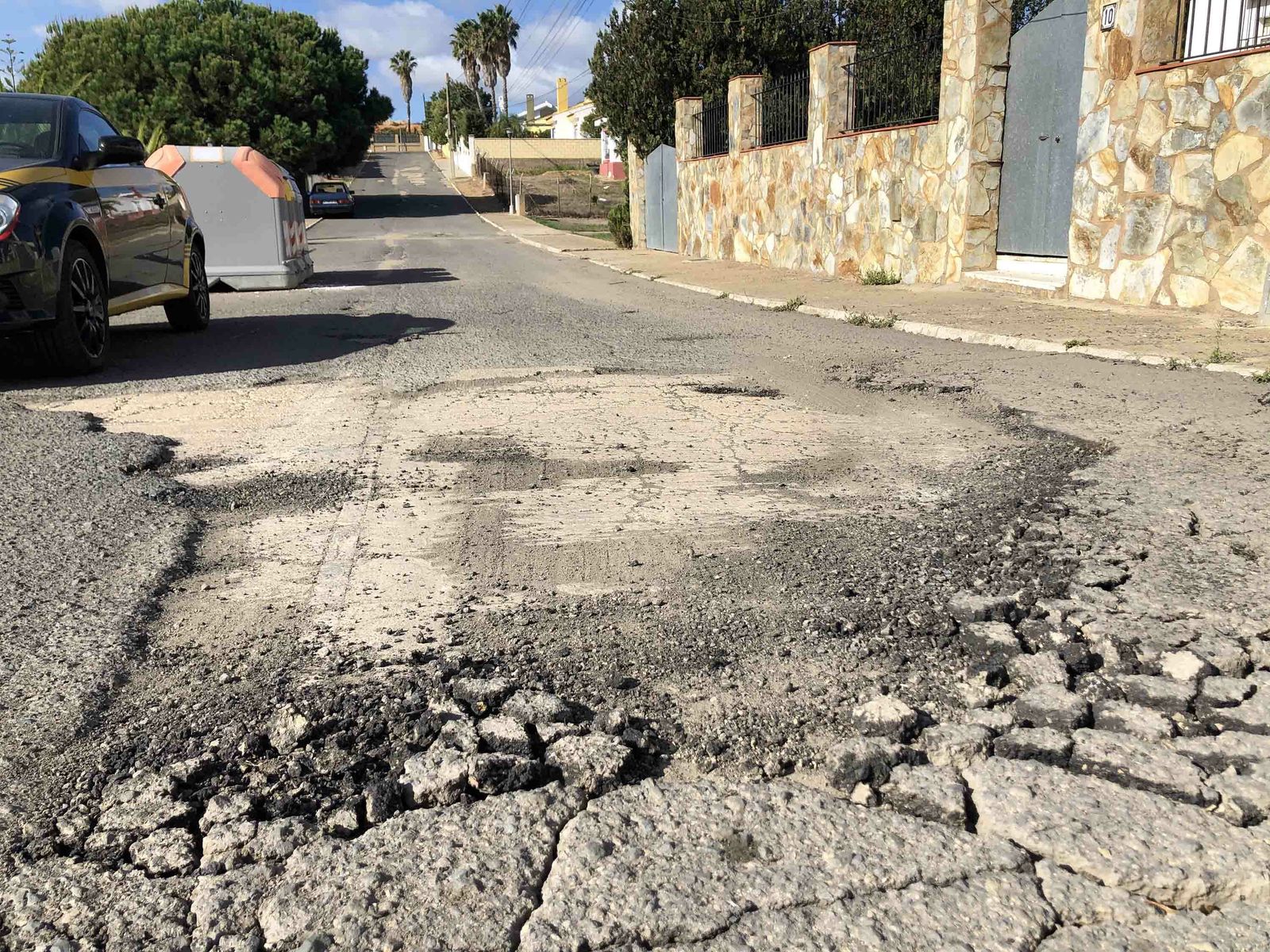 Estado de deterioro en que se encuentra el asfaltado de las calles.