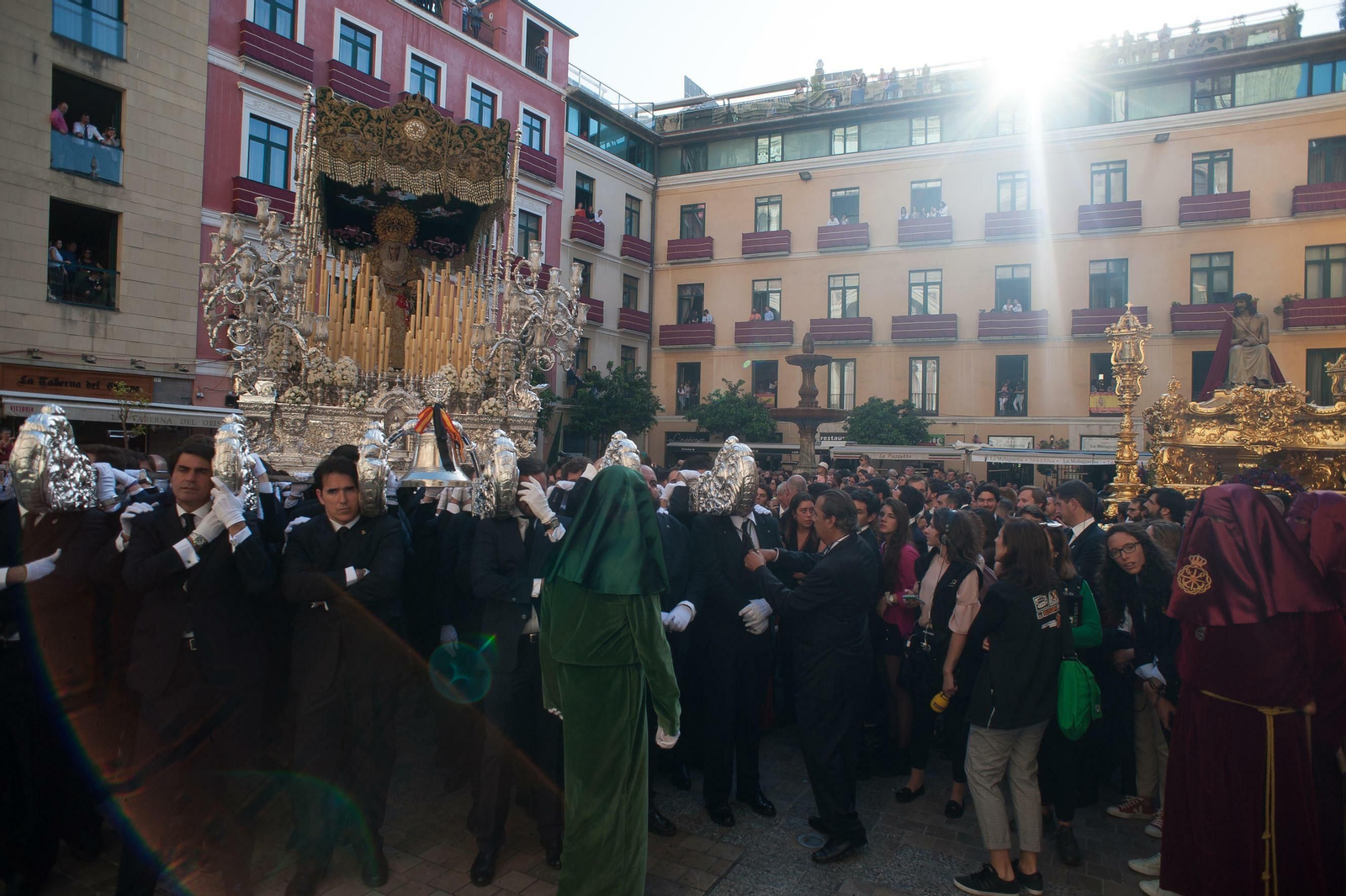 Las fotos de Estudiantes en el Lunes Santo en Málaga