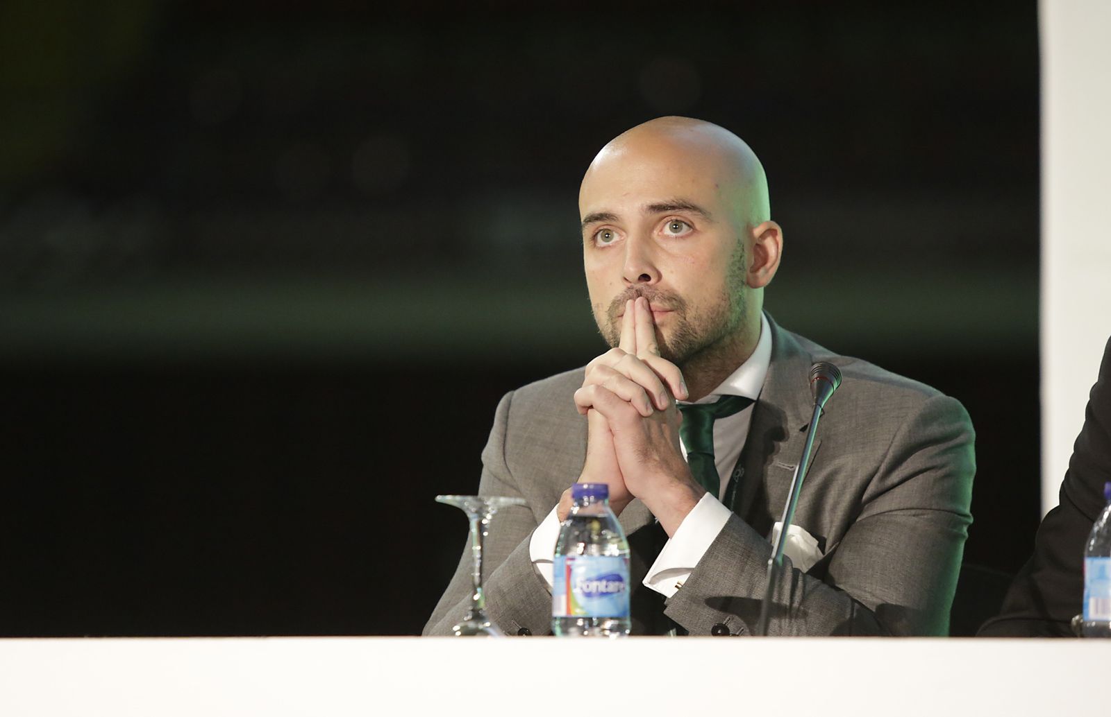 Las imágenes de la junta de accionistas del Betis