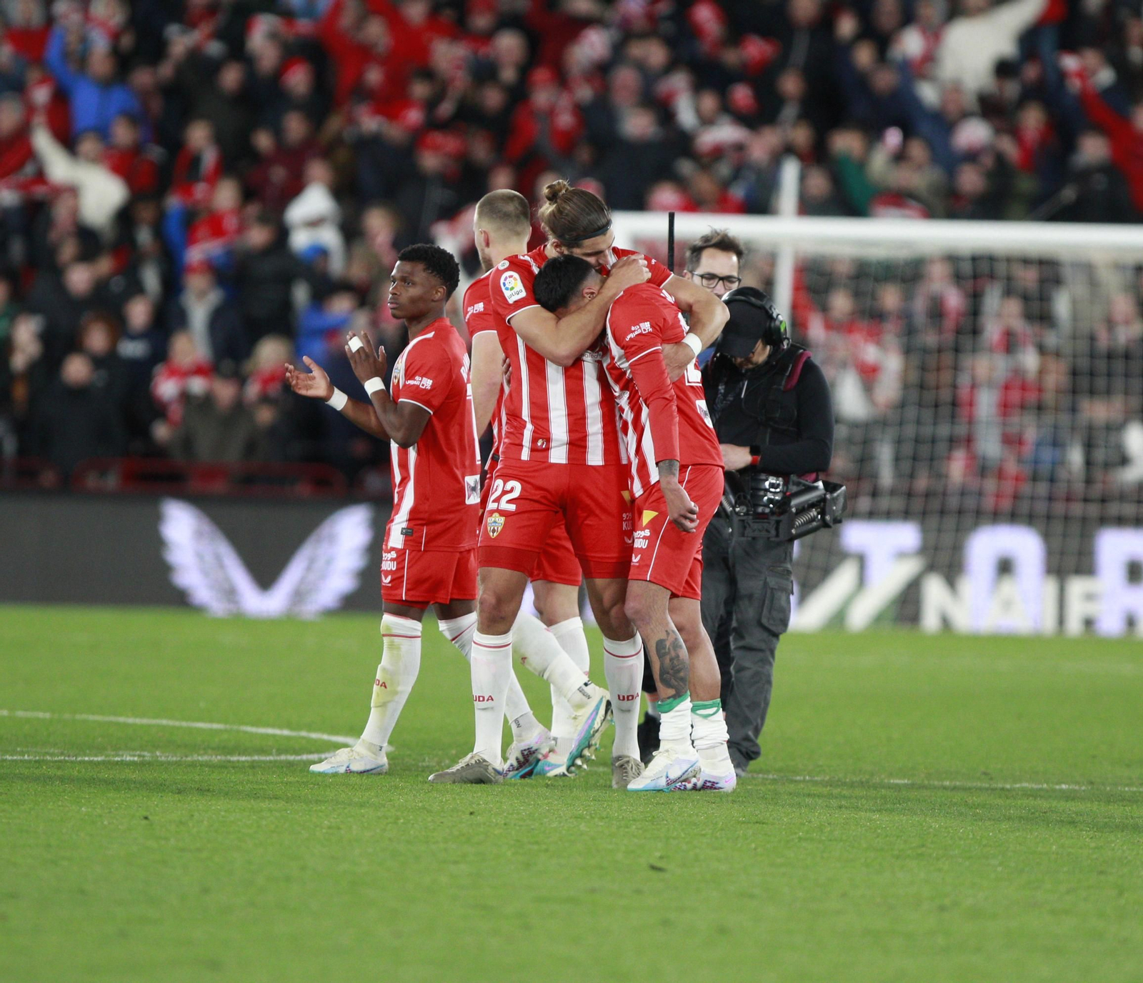 Imágenes de la victoria de la U.D. Almería ante el F.C. Barcelona