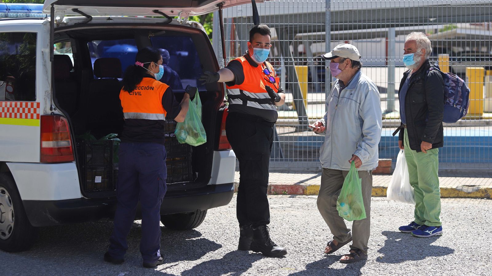 Los fogones que preparan los menús del Comedor del Carmen de Algeciras