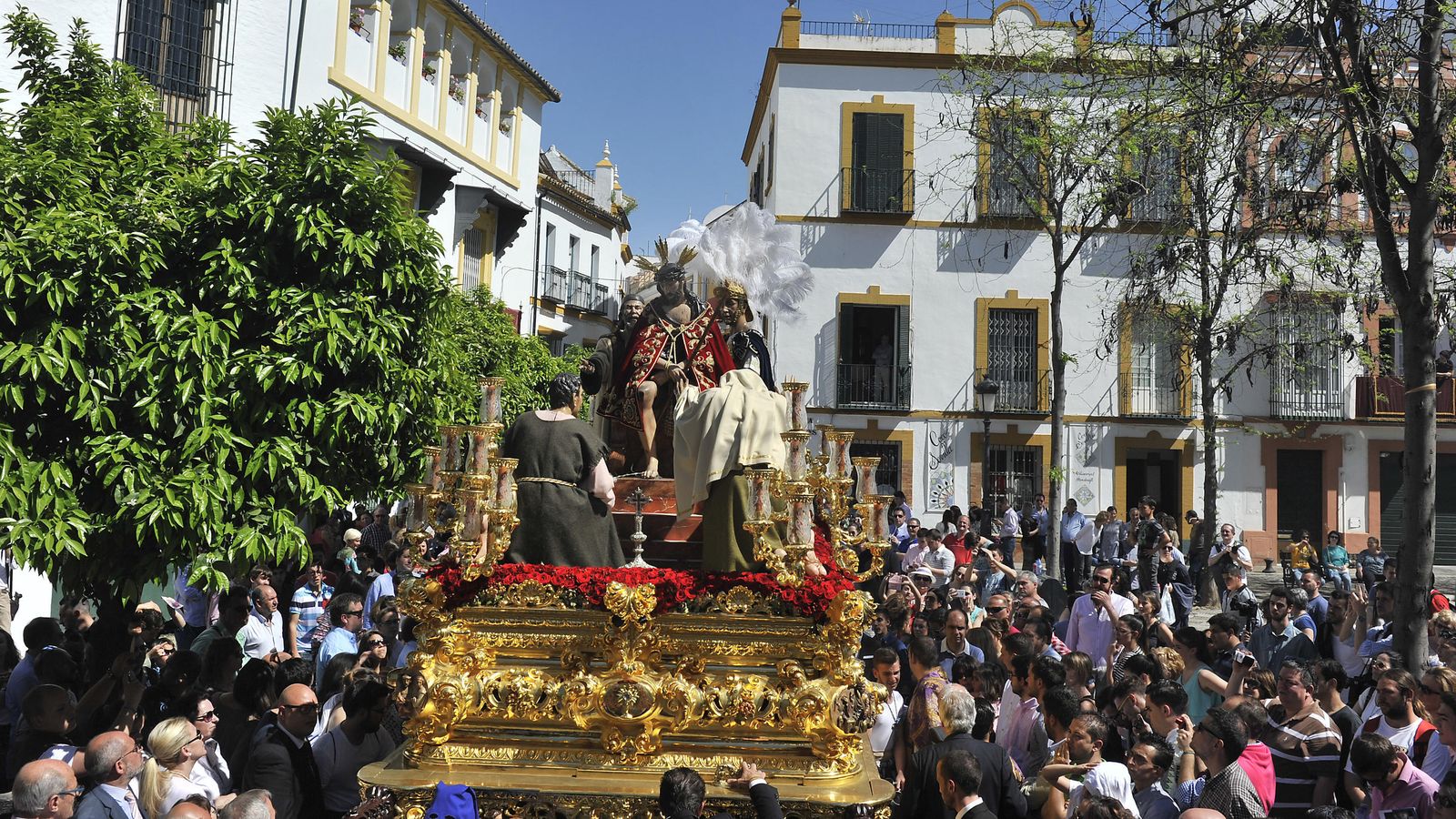 San Esteban por la Plaza de Pilatos