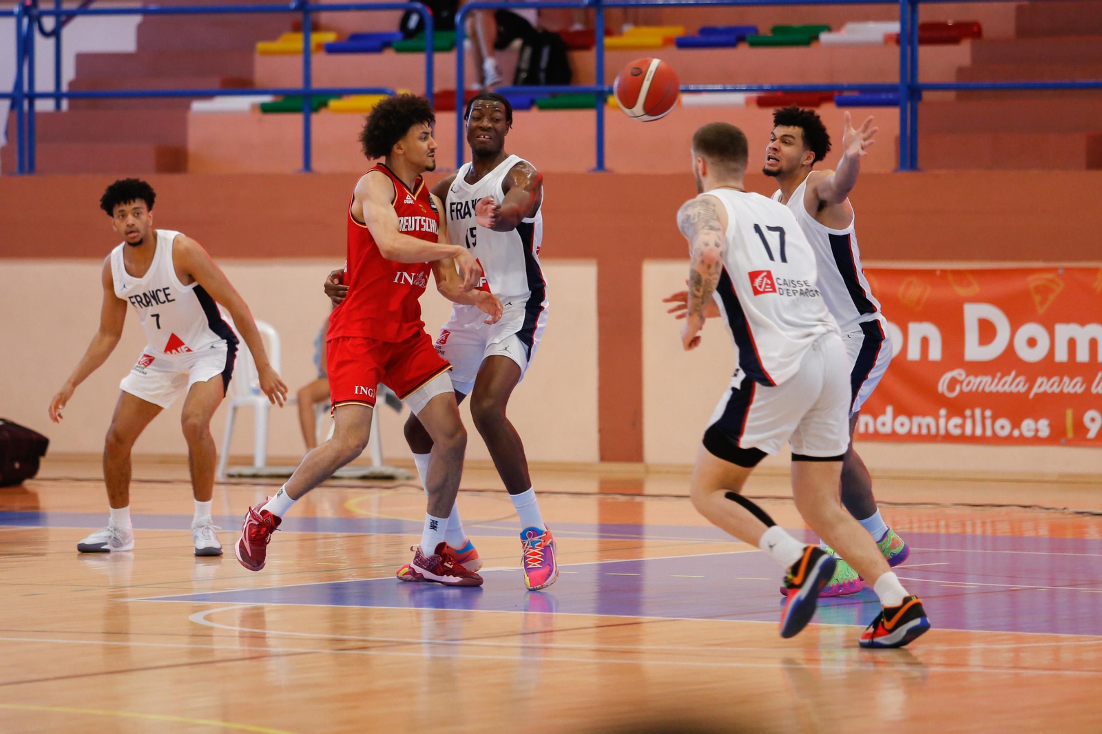 Las fotos de la segunda jornada del torneo Internacional U20 de baloncesto de La Línea