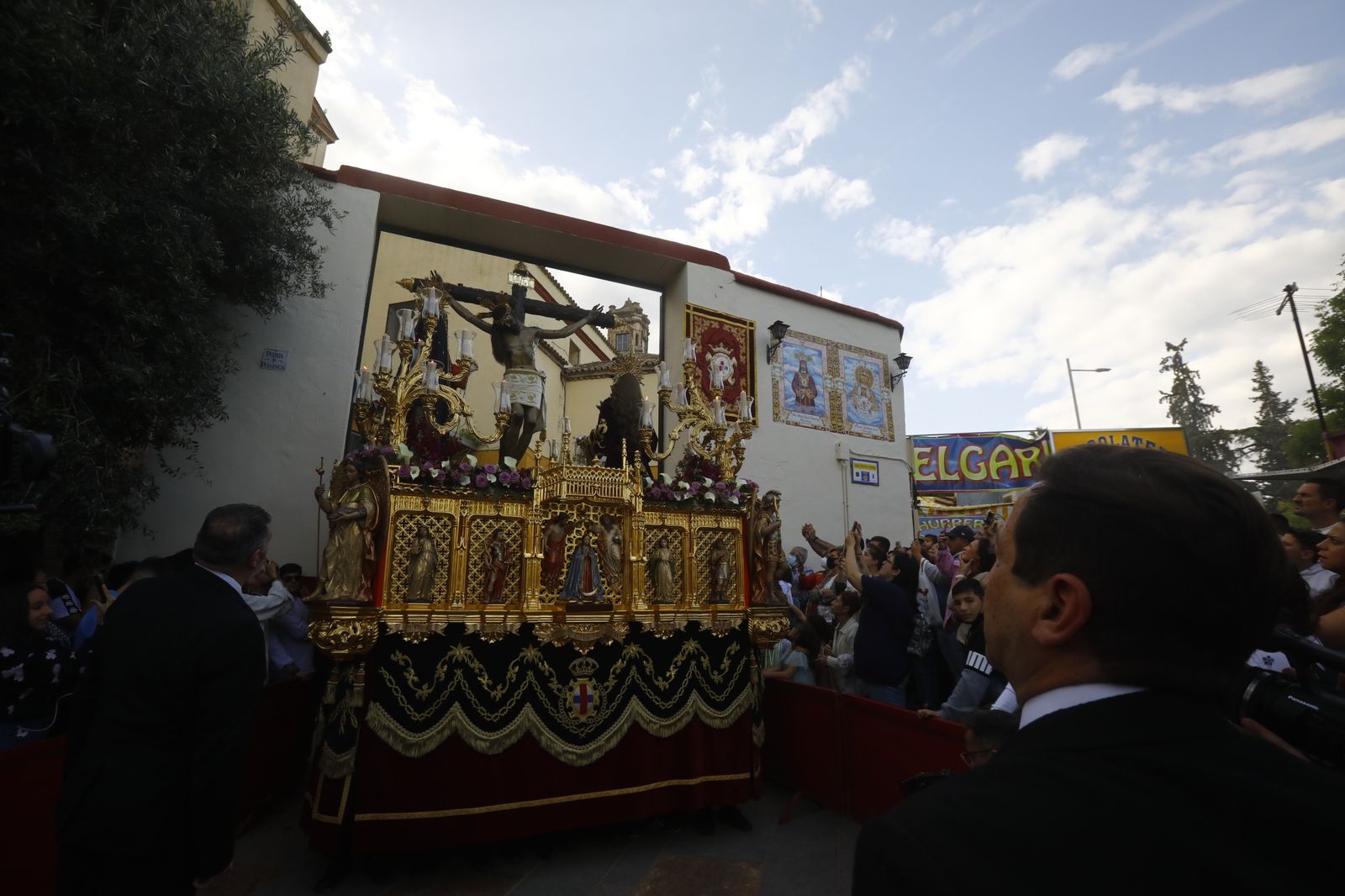 Jueves Santo en Córdoba: La procesión del Cristo de Gracia, en imágenes