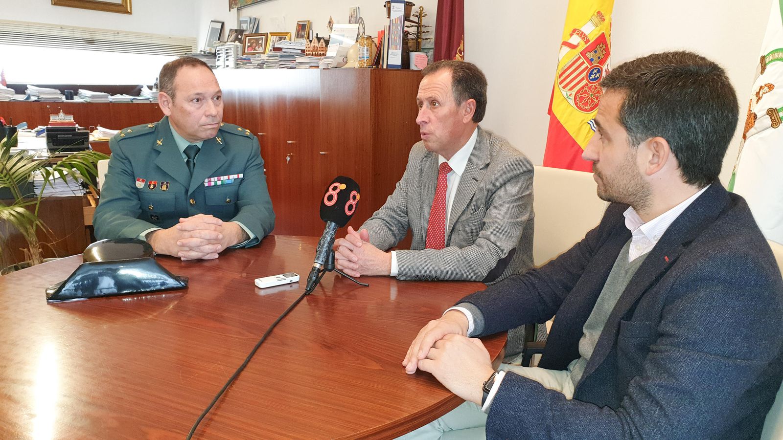 El alcalde con Antonio Jiménez Cordero y el edil José Manuel Vera.