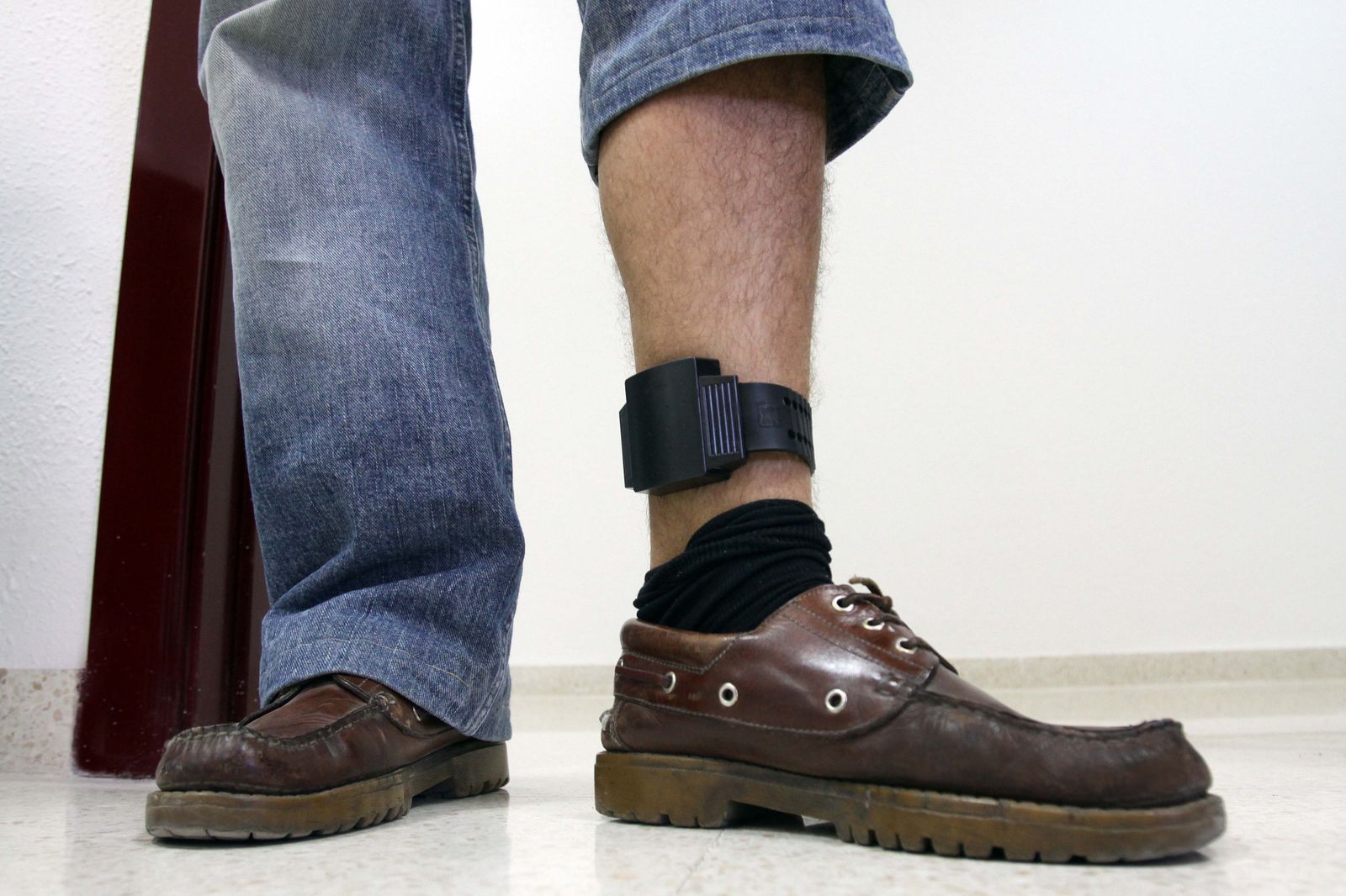 Un policía local prófugo admite que se quitó la pulsera telemática como "acto de rebeldía"