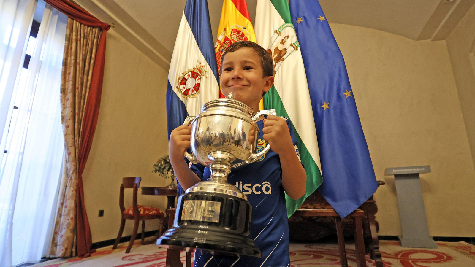 Baño de masas del Xerez CD en Jerez por su ascenso