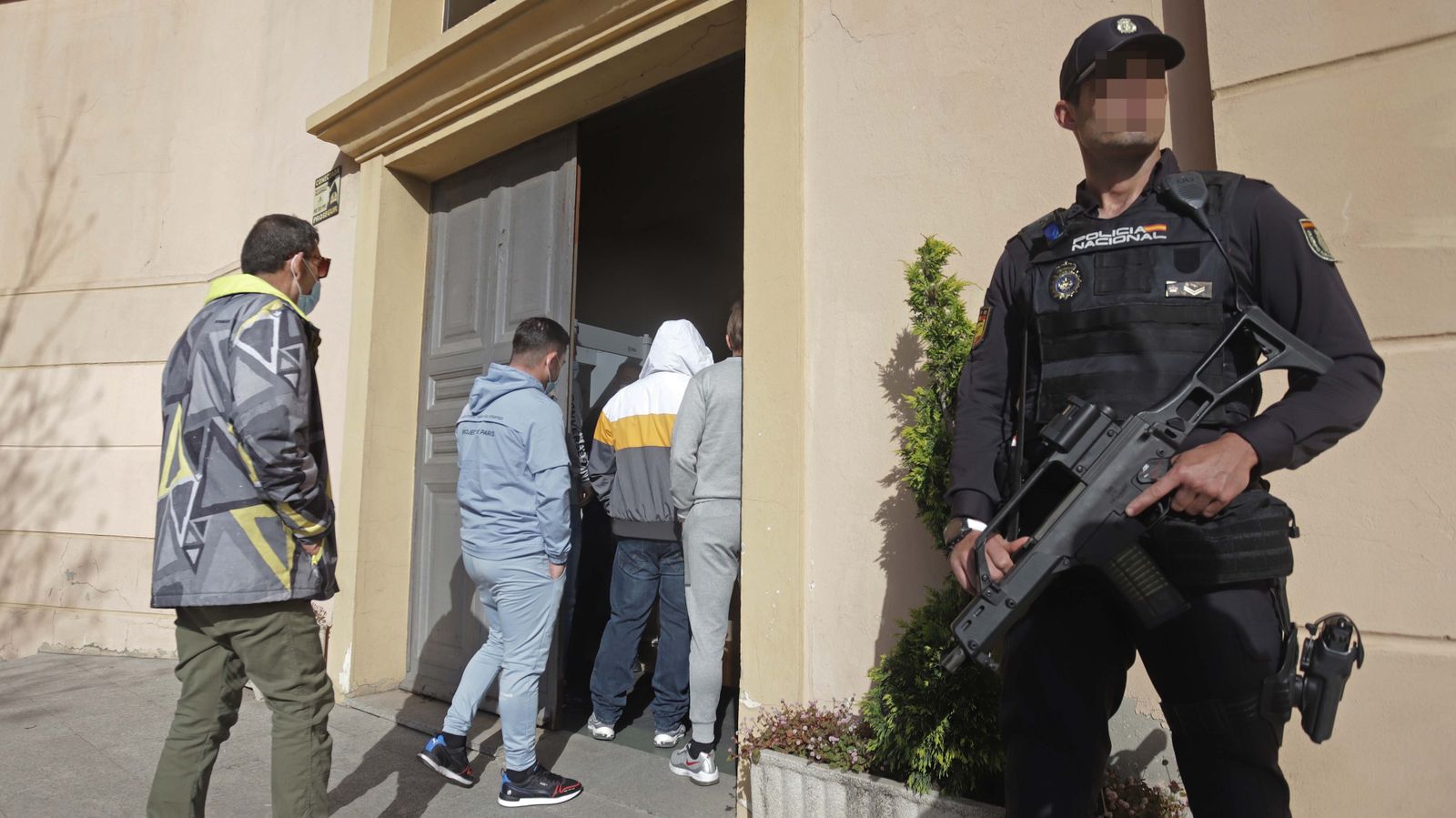 Entrada a un juicio en la sede de la Audiencia Provincial en Algeciras.