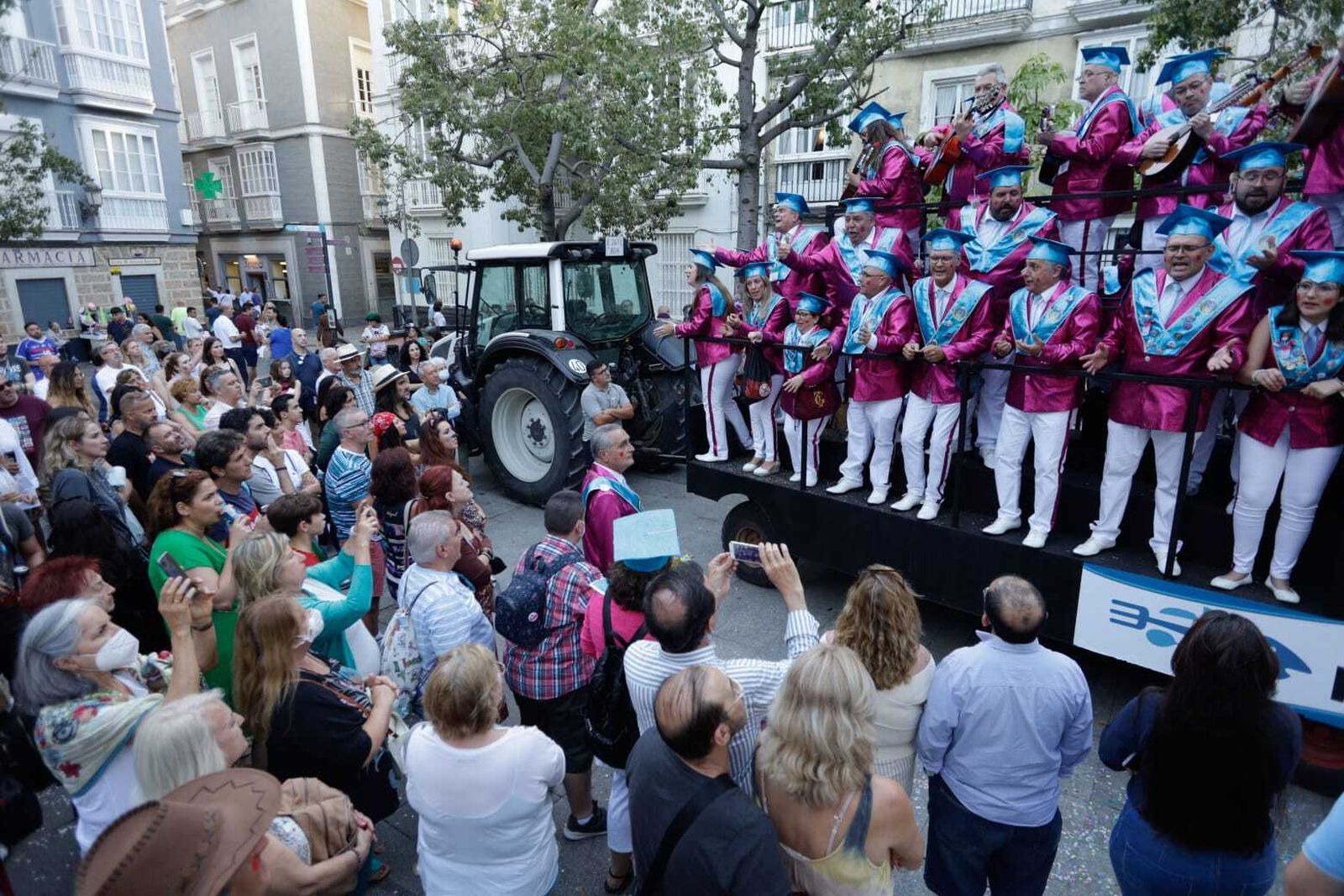 El coro 'Carrera oficial', en el carrusel de coros del pasado Domingo de Carnaval.