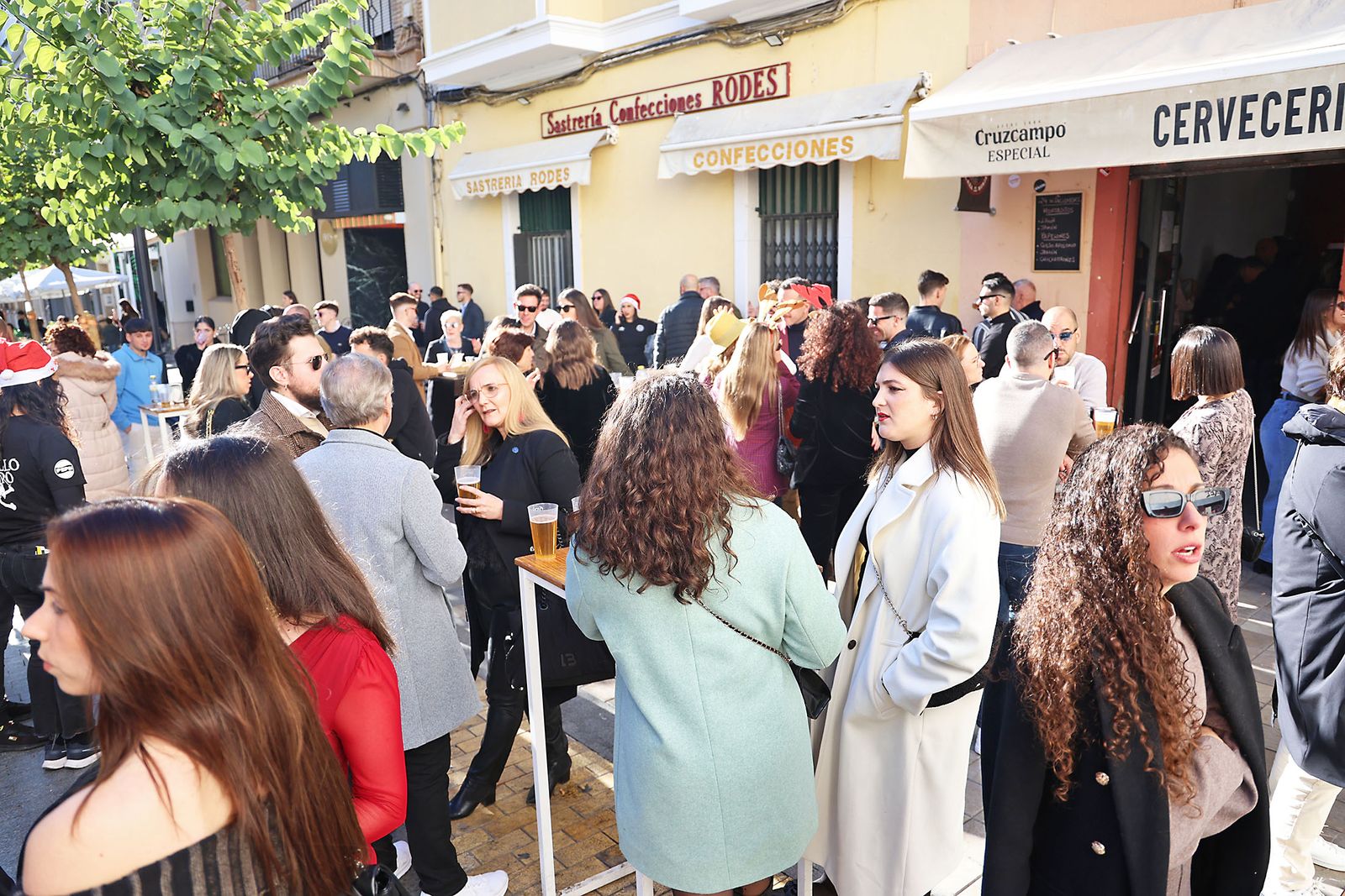 Imágenes de la fiesta del 24 de diciembre en las calle de Huelva