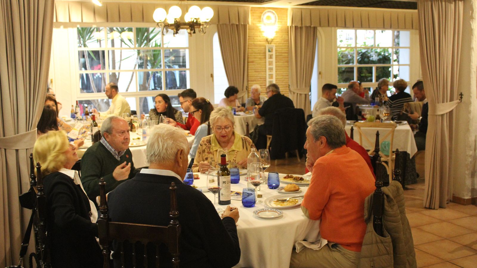 Los salones de Terraza Carmona se llenaron.