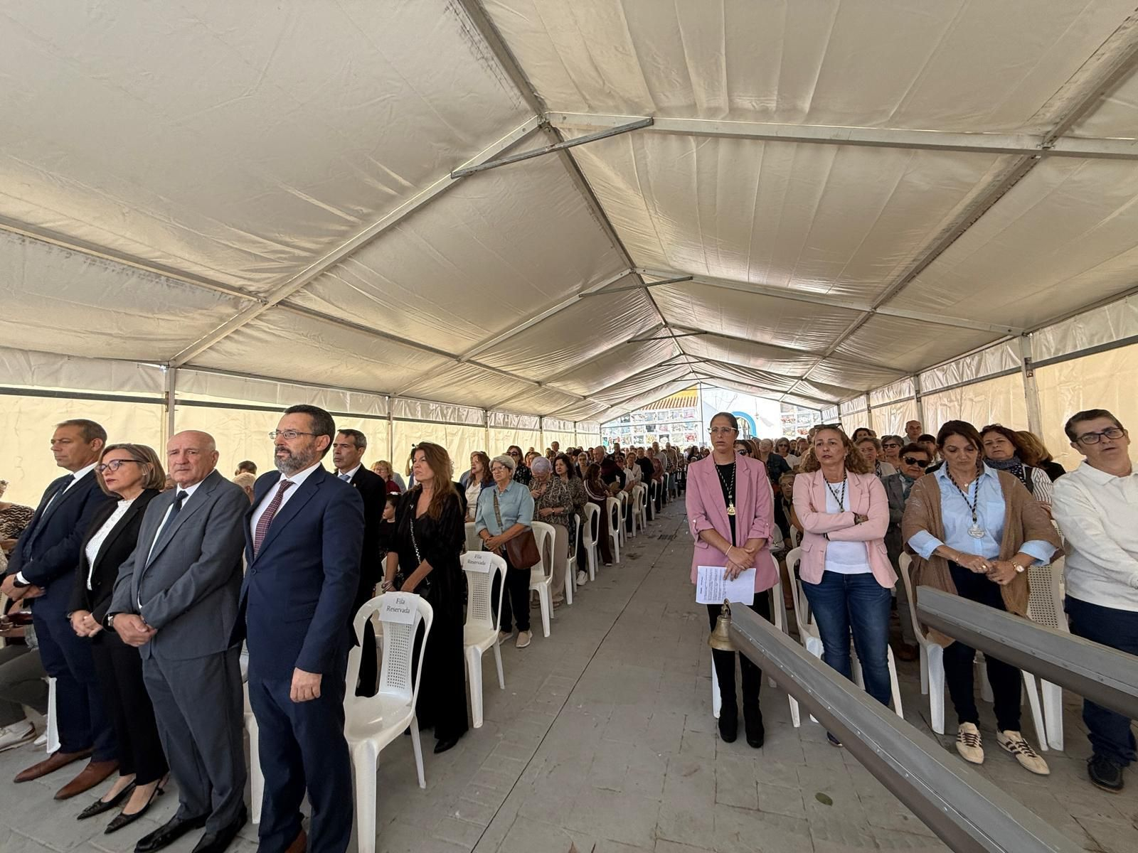 La Línea recuerda a sus difuntos con el tradicional acto en el Cementerio de San José