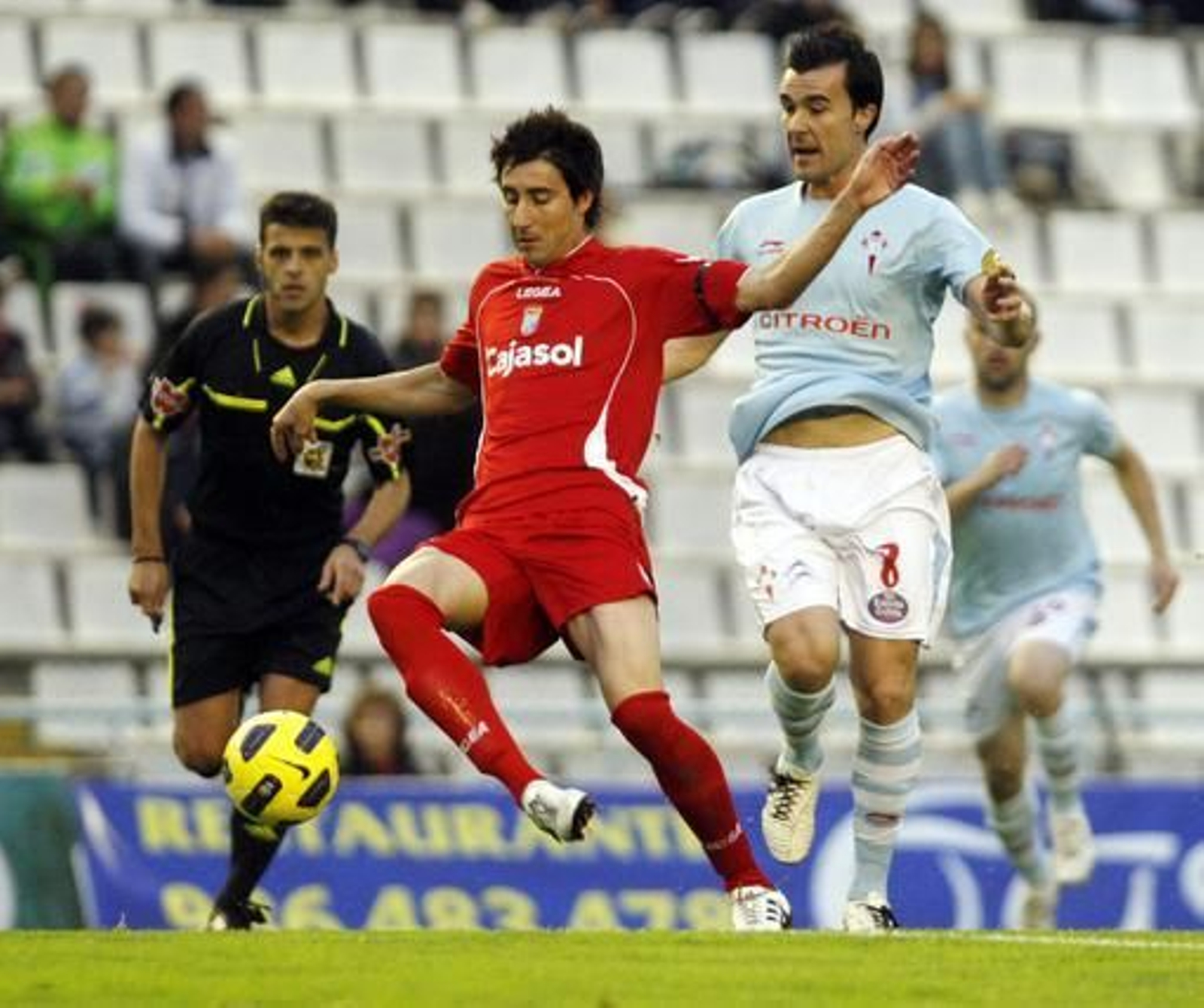 El equipo azulino, que jugó hasta el final con el marcador en contra, consiguió salvar un punto en el último minuto con un gol de Mario Bermejo

Foto: LOF